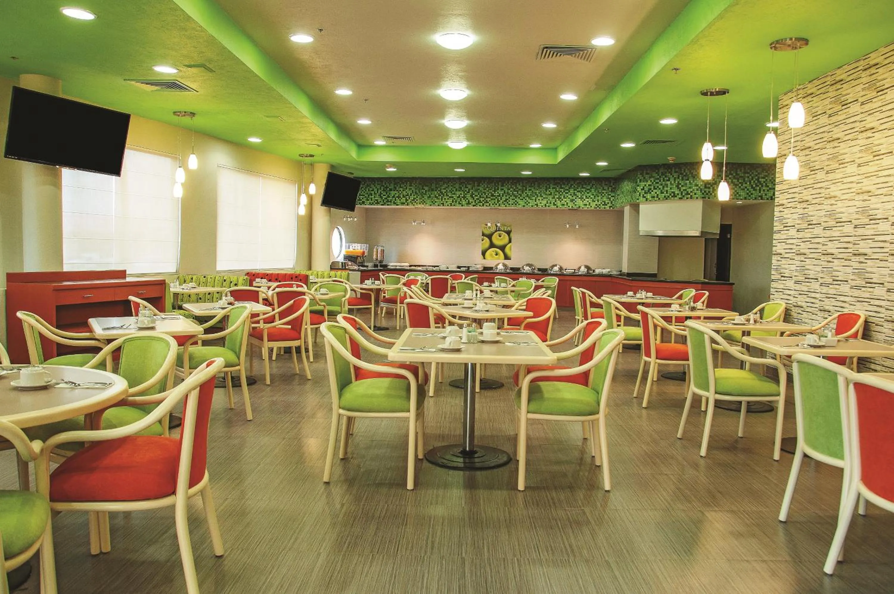 Restaurant/places to eat in CHN Hotel Monterrey Norte, Trademark Collection by Wyndham