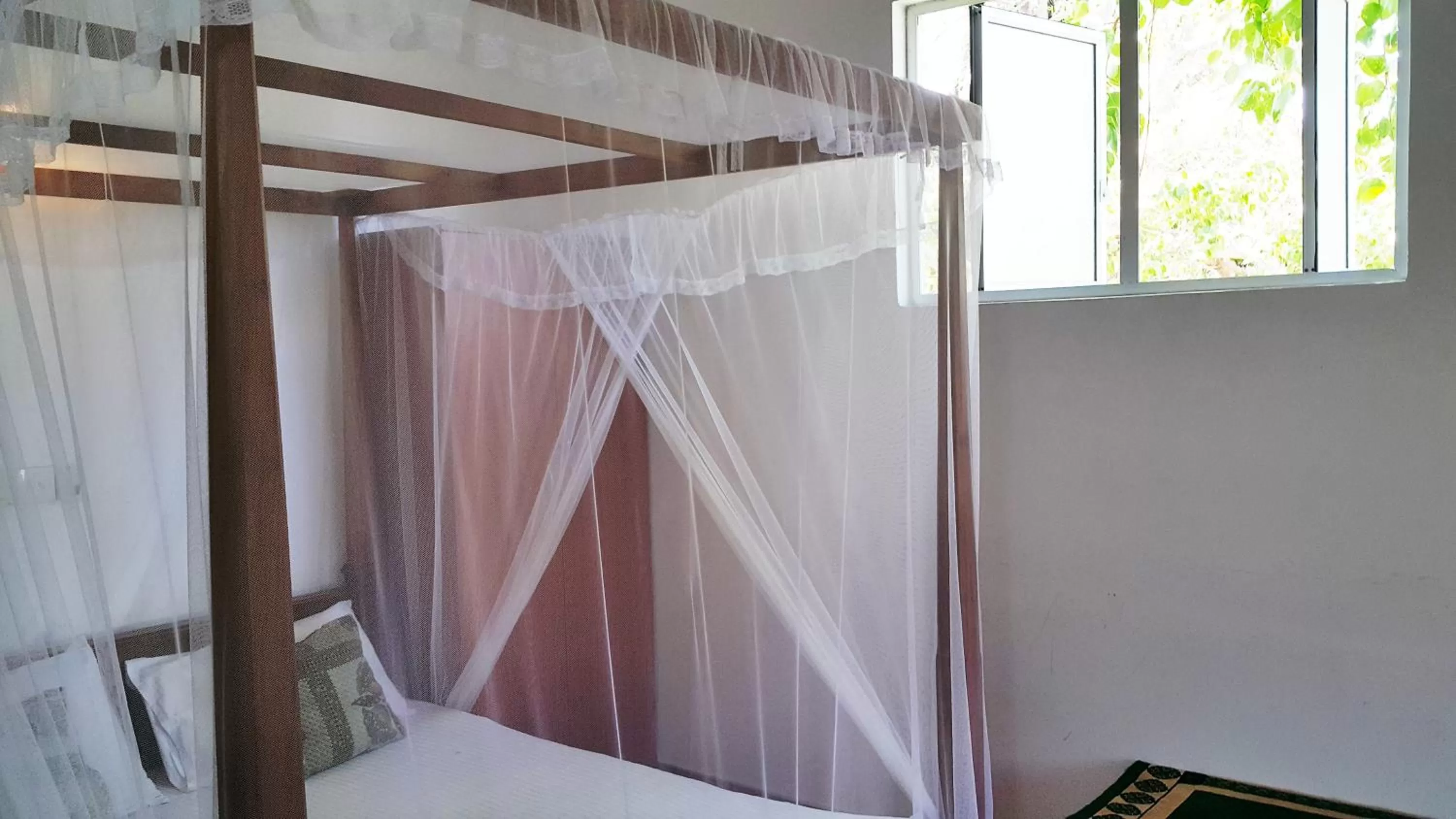 Garden view, Bed in Pearl Resort Mirissa