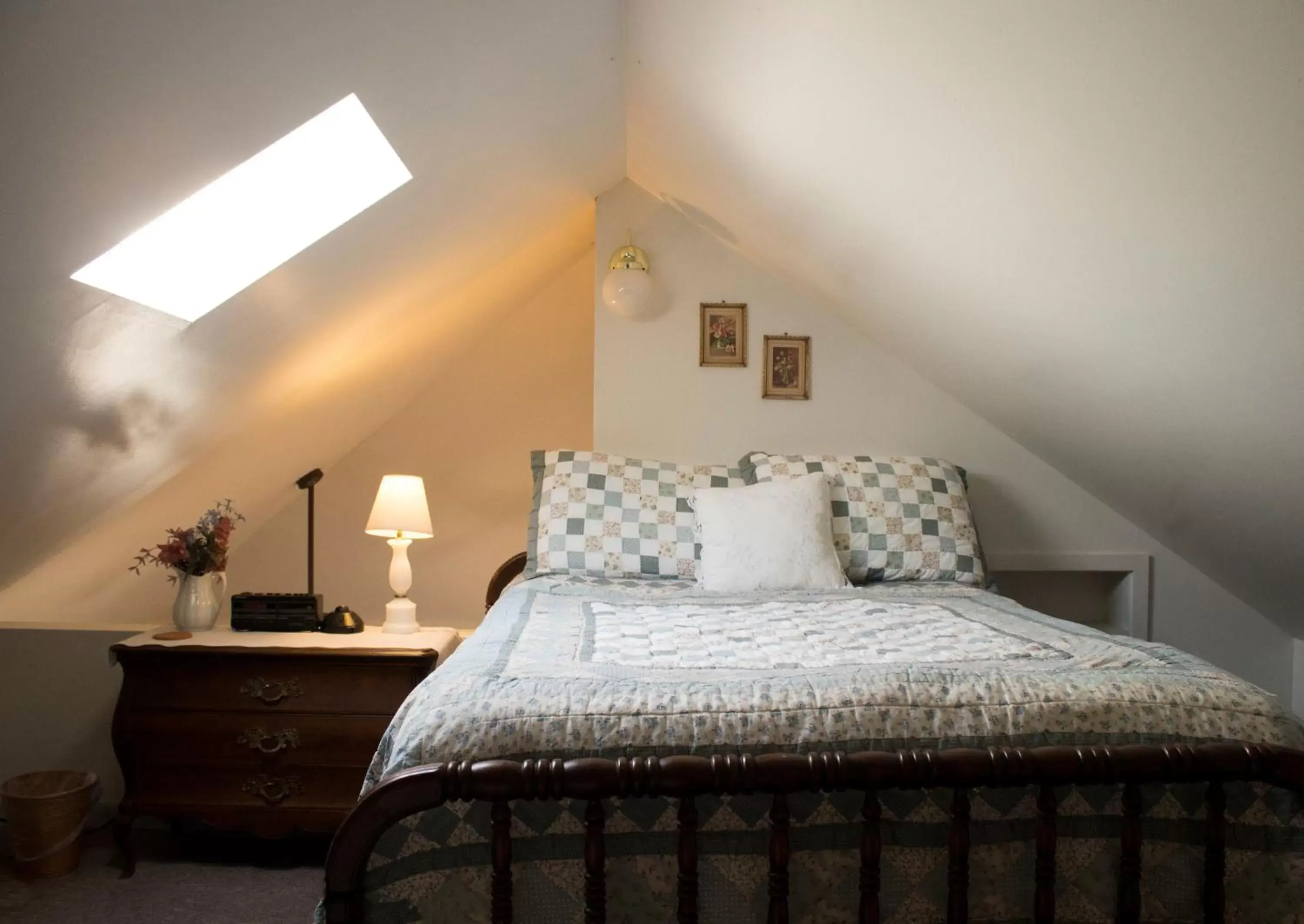 Deluxe King Suite in Wildflower Bed and Breakfast Deluxe King Suite in Wildflower Bed and Breakfast