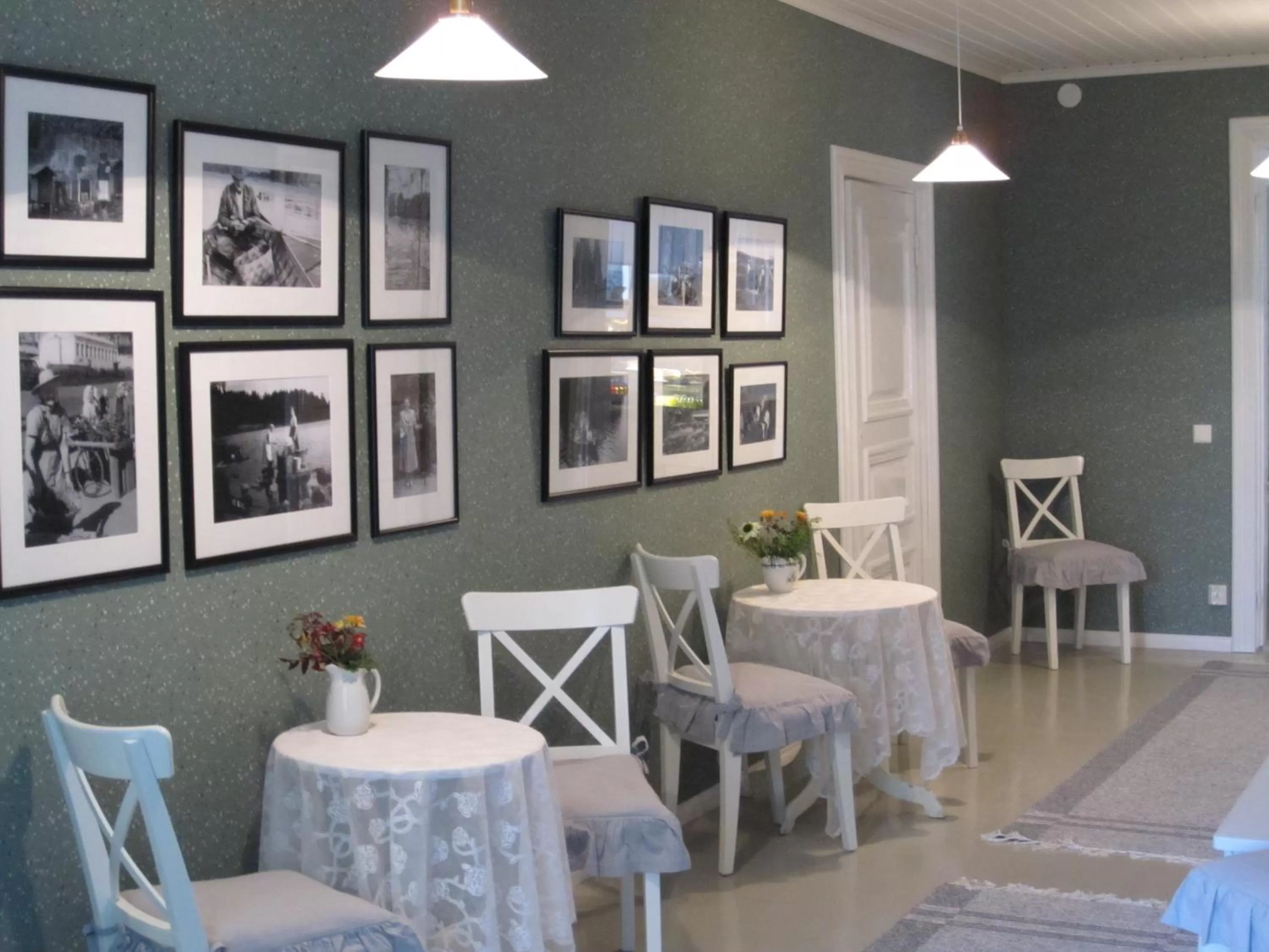 Restaurant/places to eat in Varjola Holiday Center