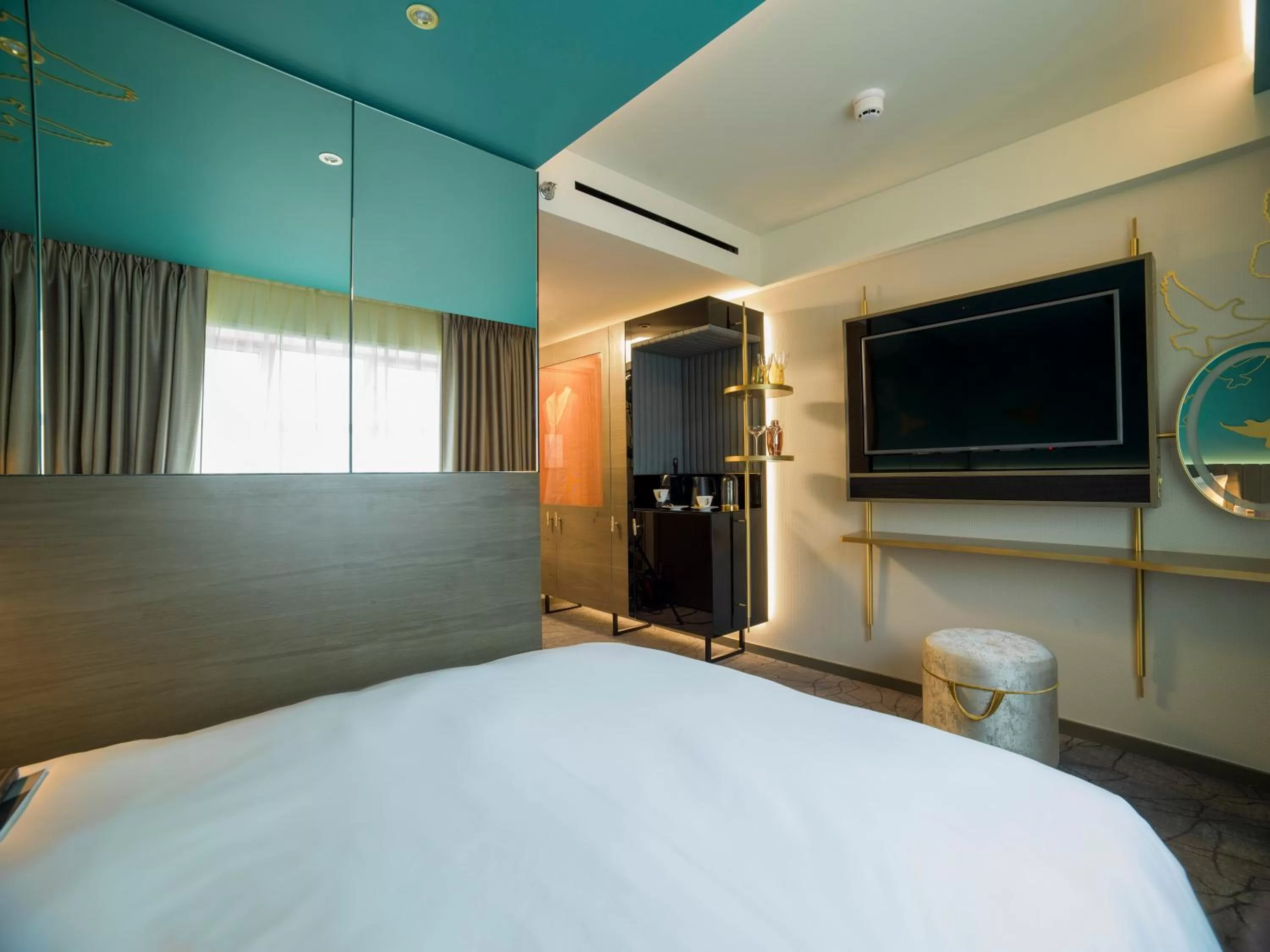 Bedroom, Bed in Middle Eight - Covent Garden - Preferred Hotels and Resorts