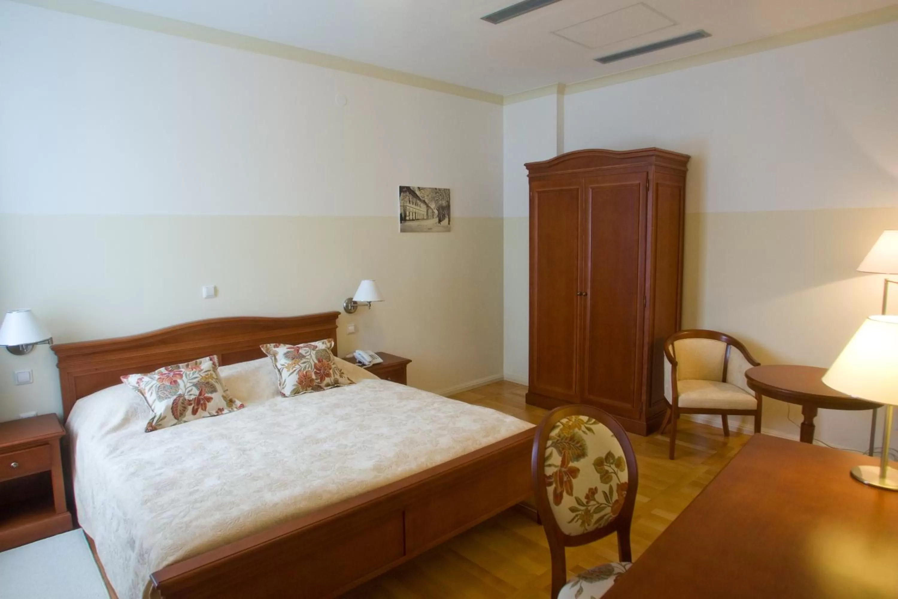 Bedroom, Bed in Heritage Hotel Frankopan