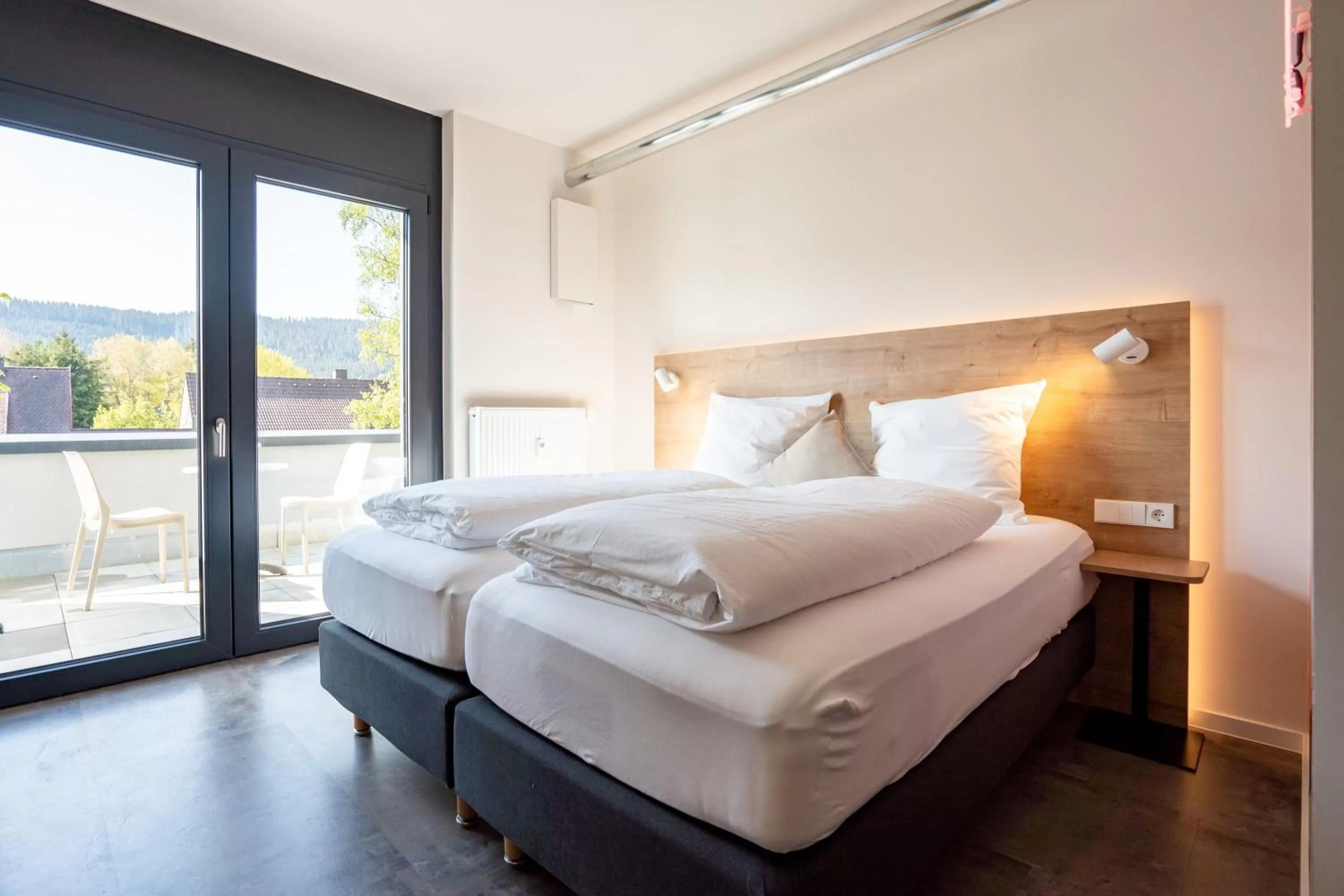 Photo of the whole room, Bed in coucou hotel & kuckucks-stube (Titisee)