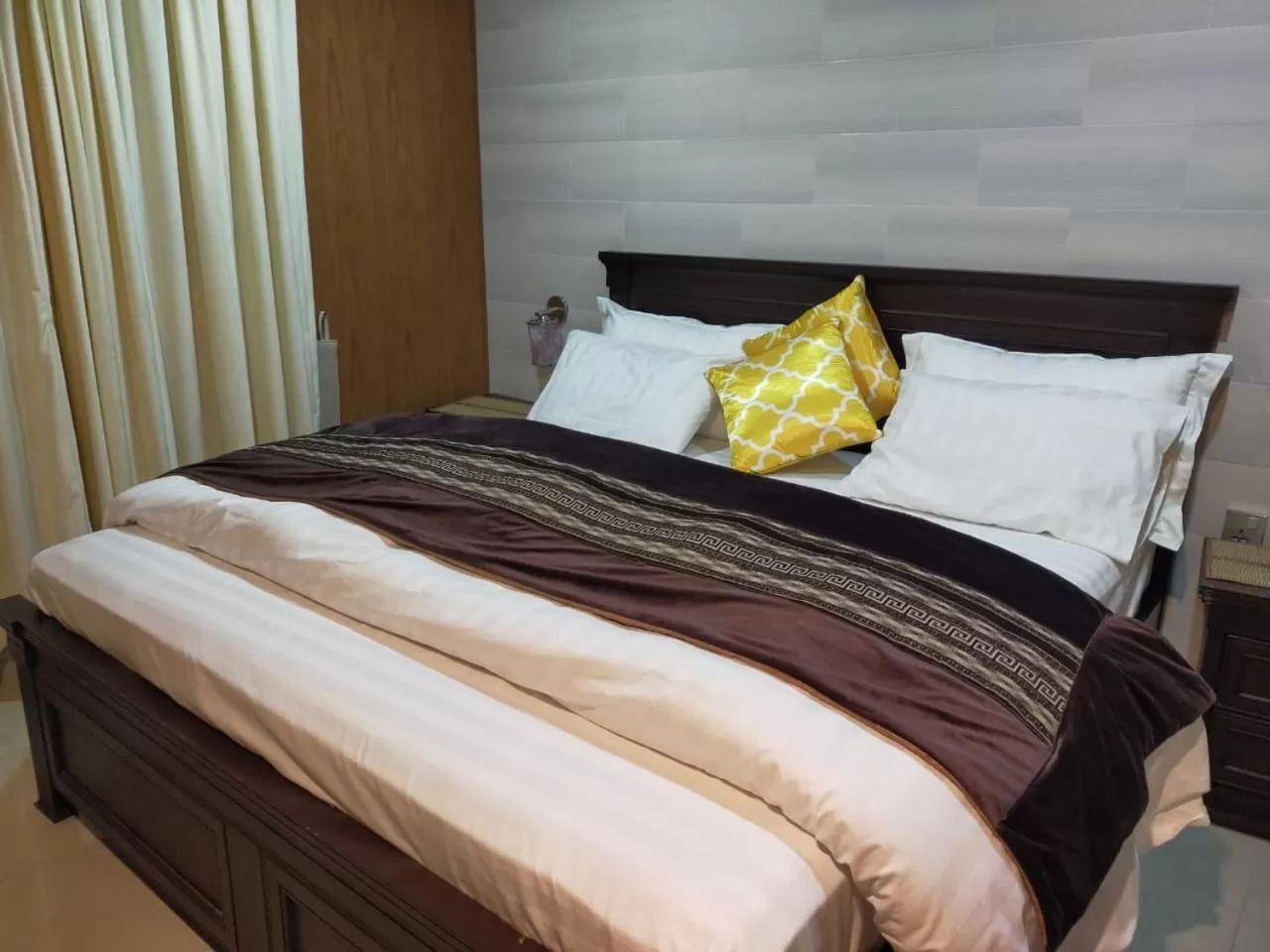 Bed in Shagufta Royal Hotel Murree