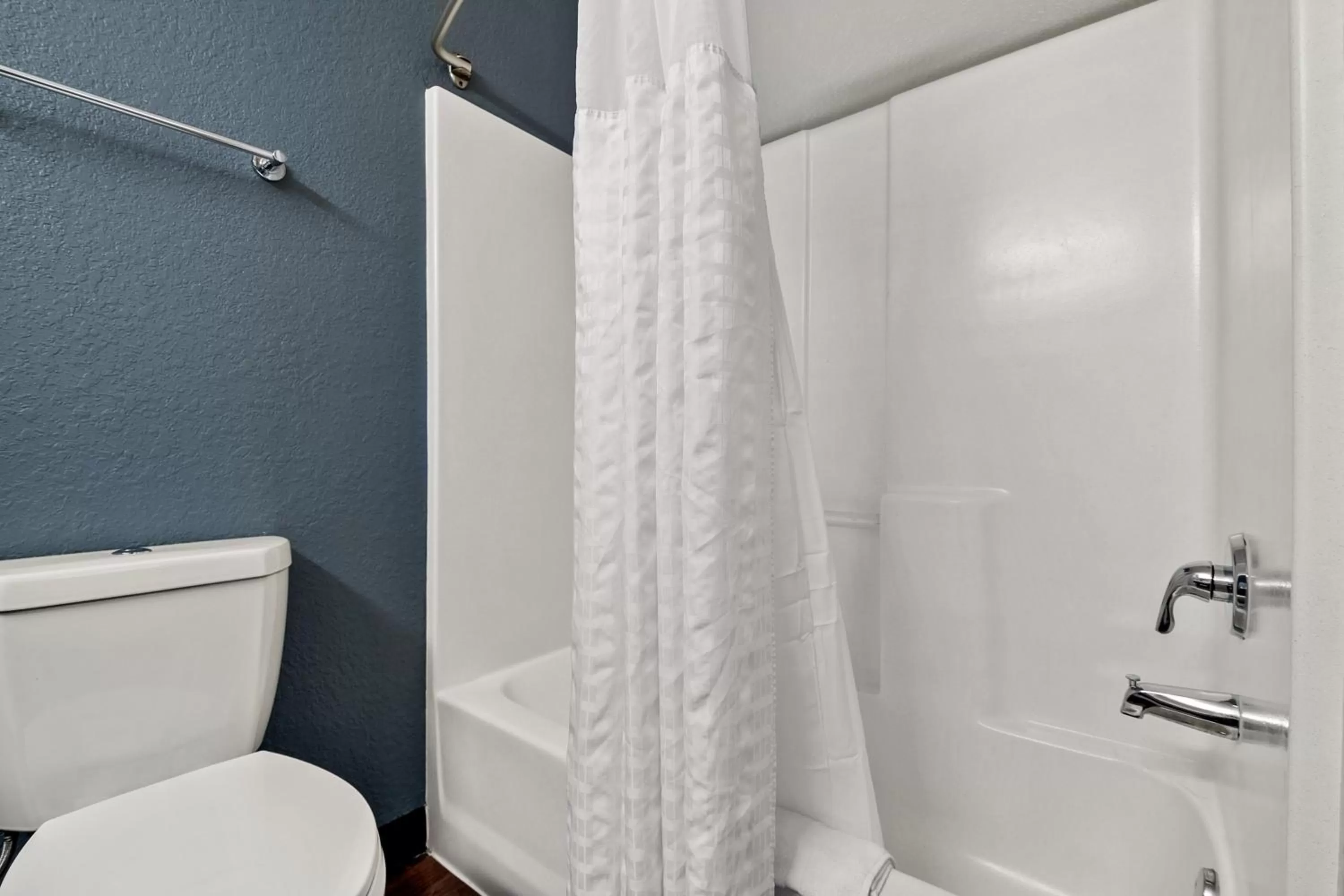 Bathroom in Extended Stay America Premier Suites - Miami - Downtown Brickell - Cruise Port