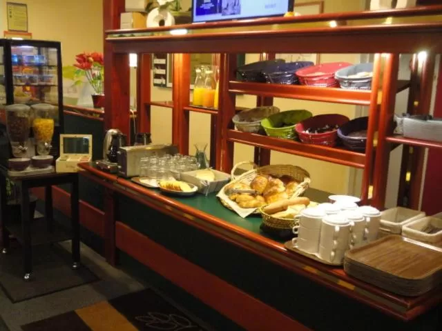 Buffet breakfast in Quick Palace Epinal