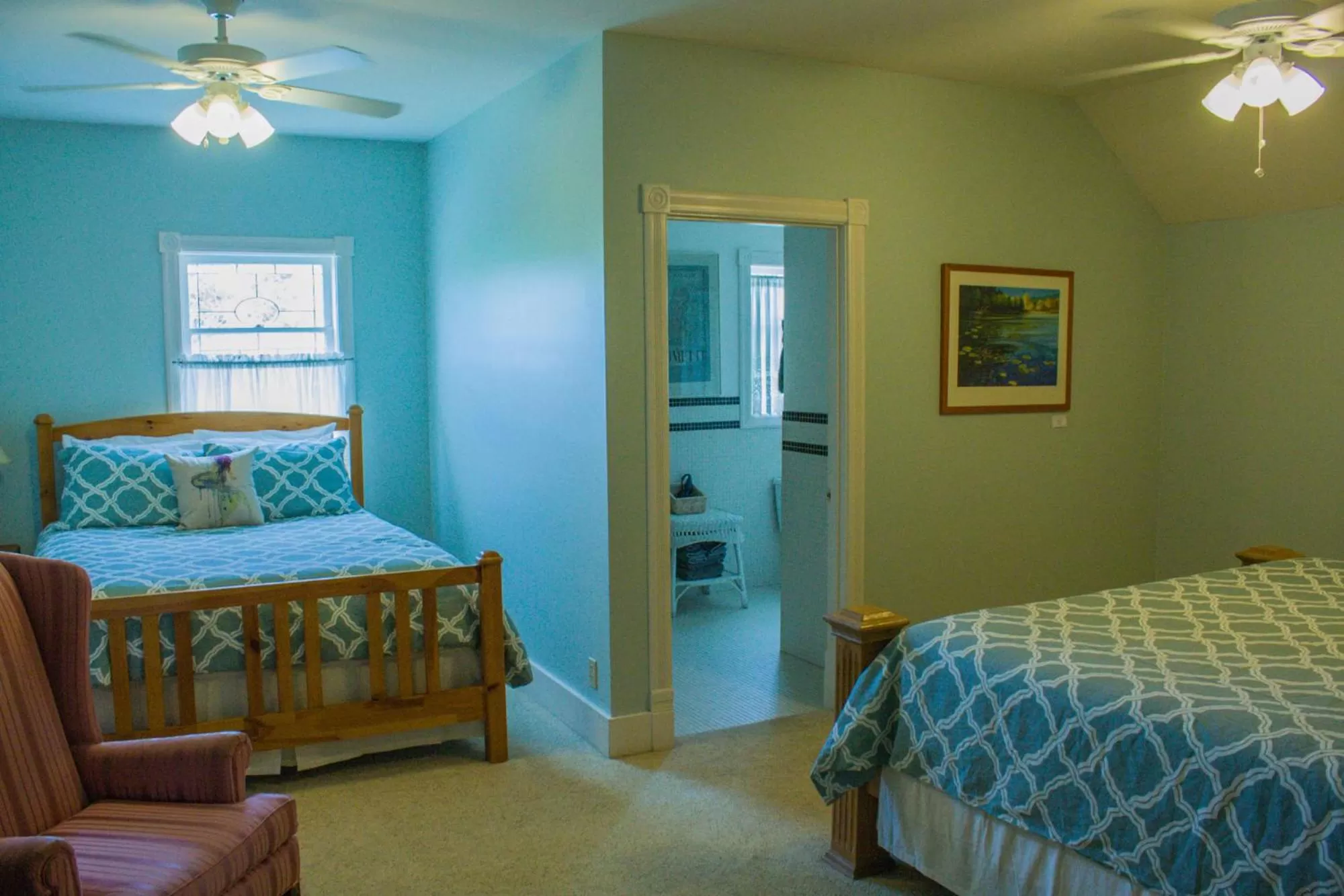 Photo of the whole room, Bed in The Edenwild Boutique Inn