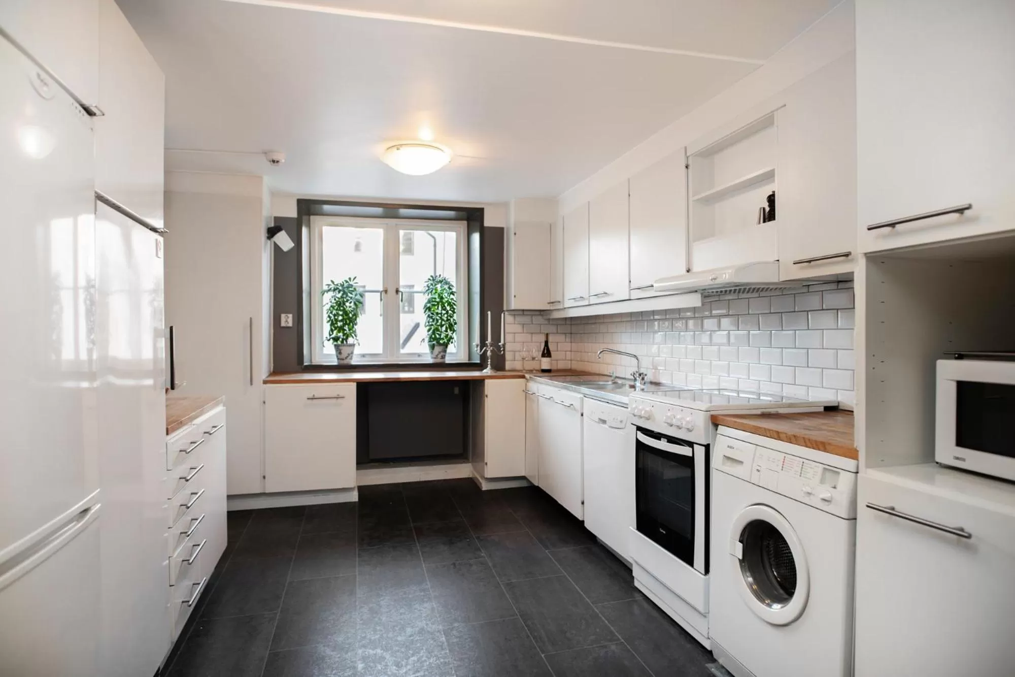 Kitchen or kitchenette in Victory Apartments