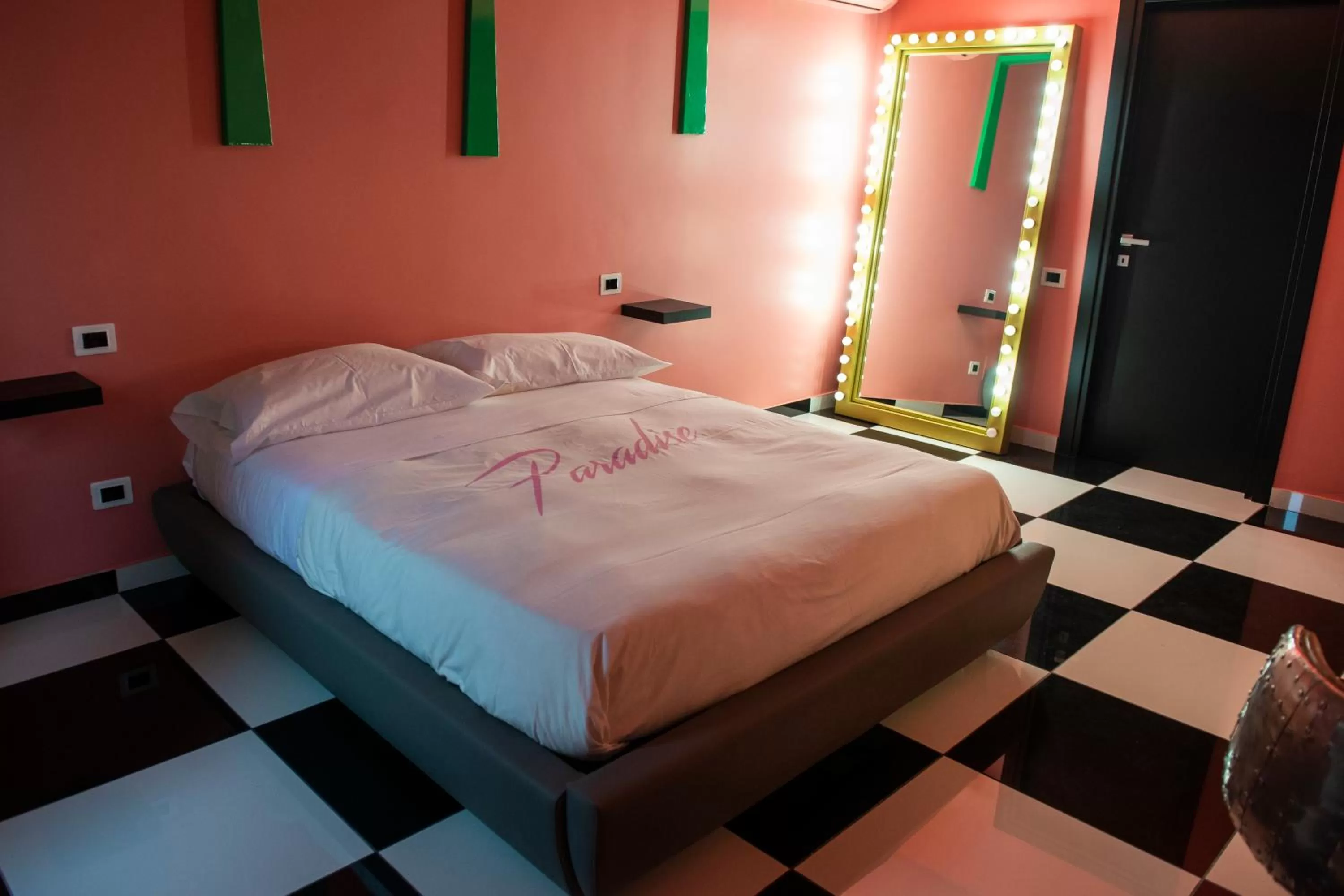 Bed in D'amelio'S suites