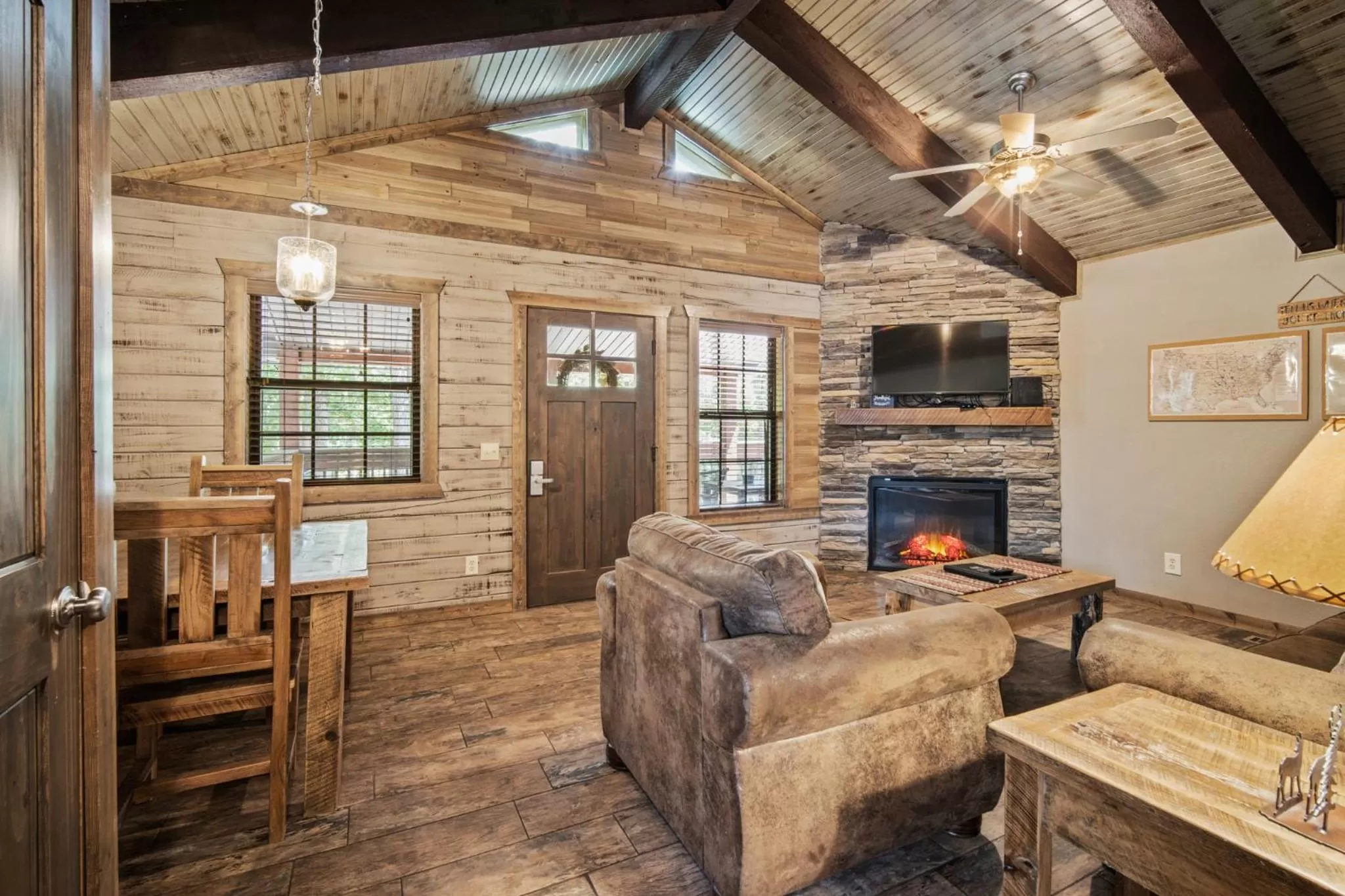 Living room in Table Rock Resorts at Indian Point