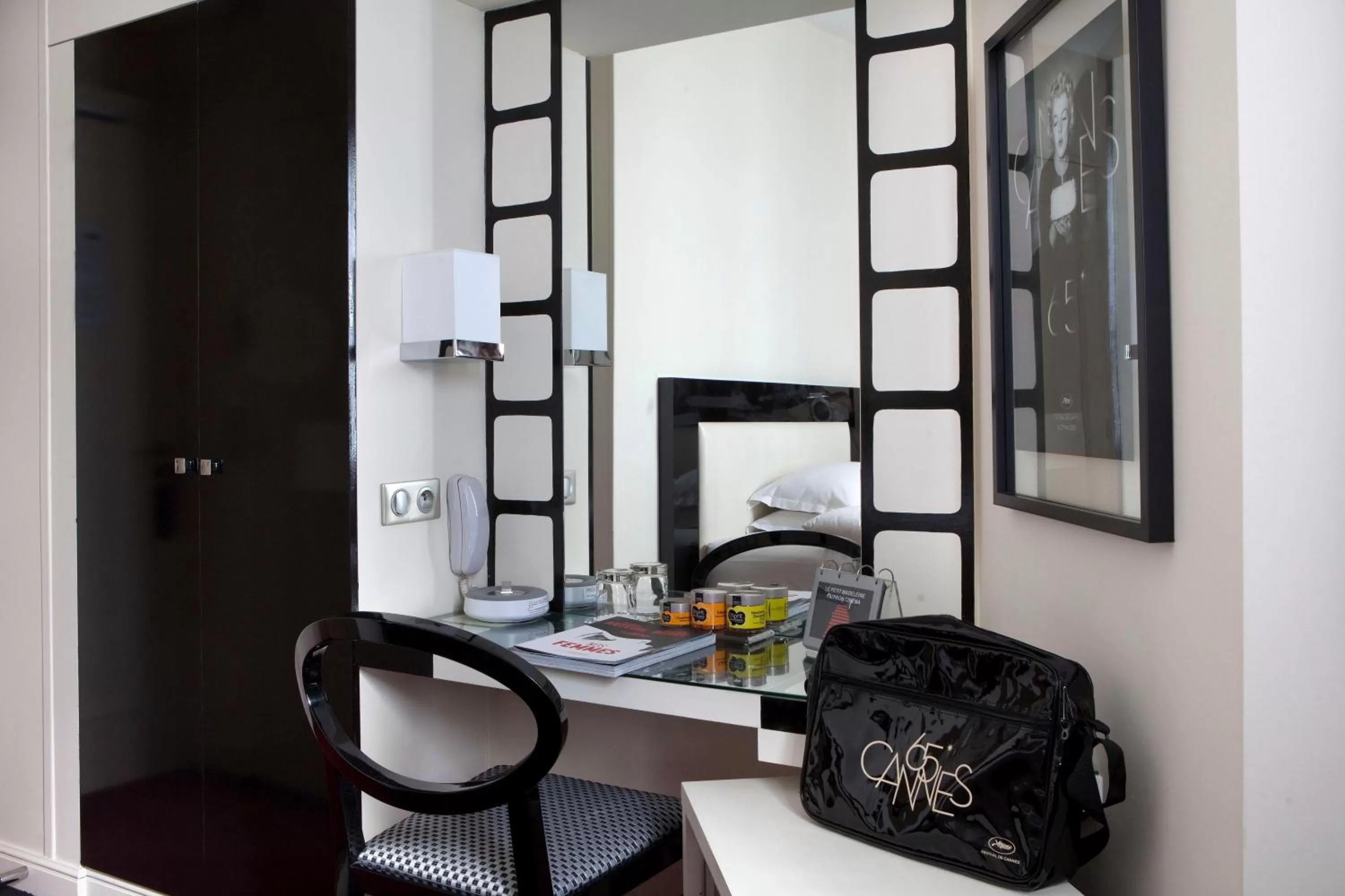 Decorative detail in Petit Madeleine Hôtel