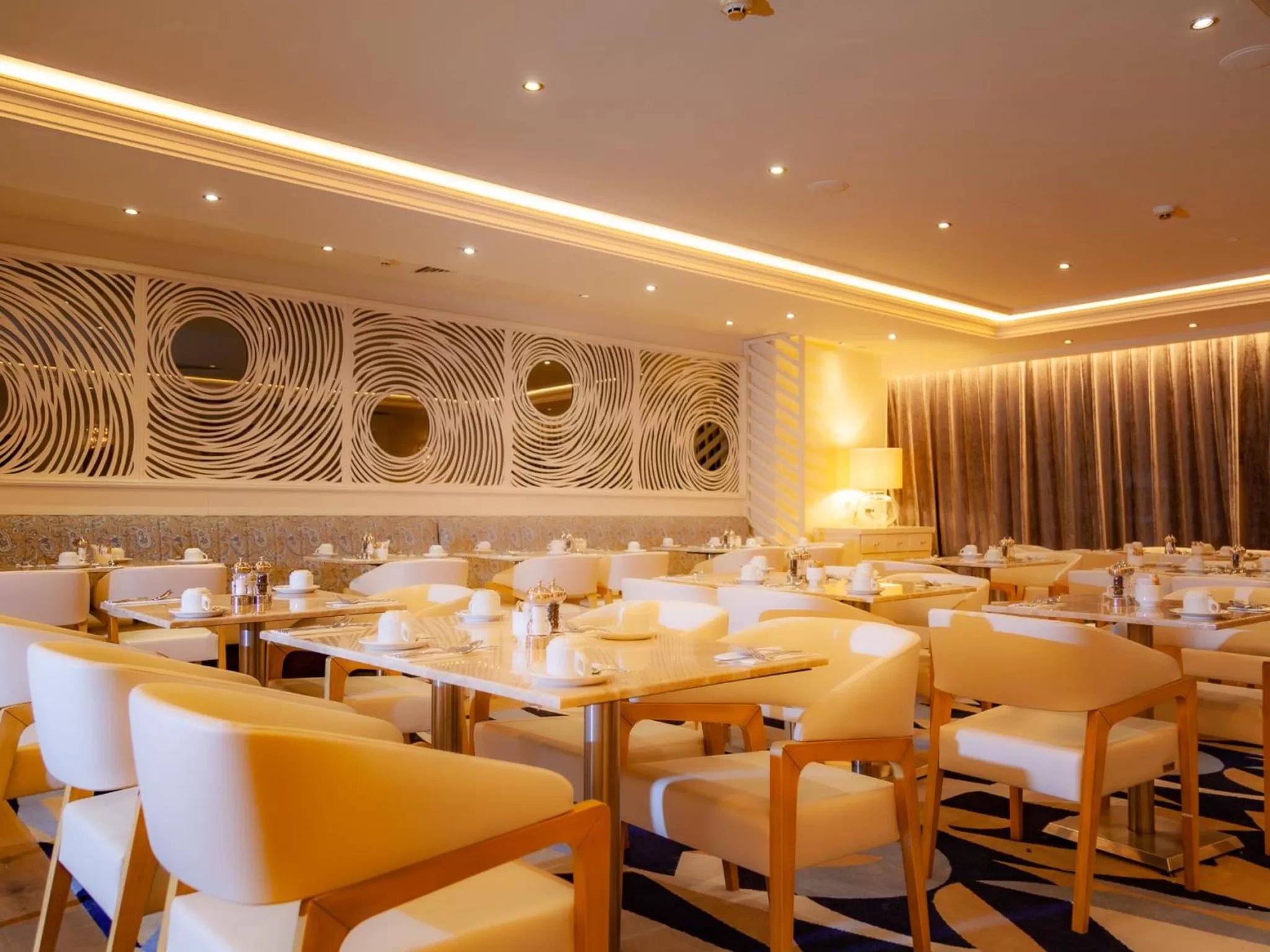 Restaurant/places to eat in The Connacht Hotel