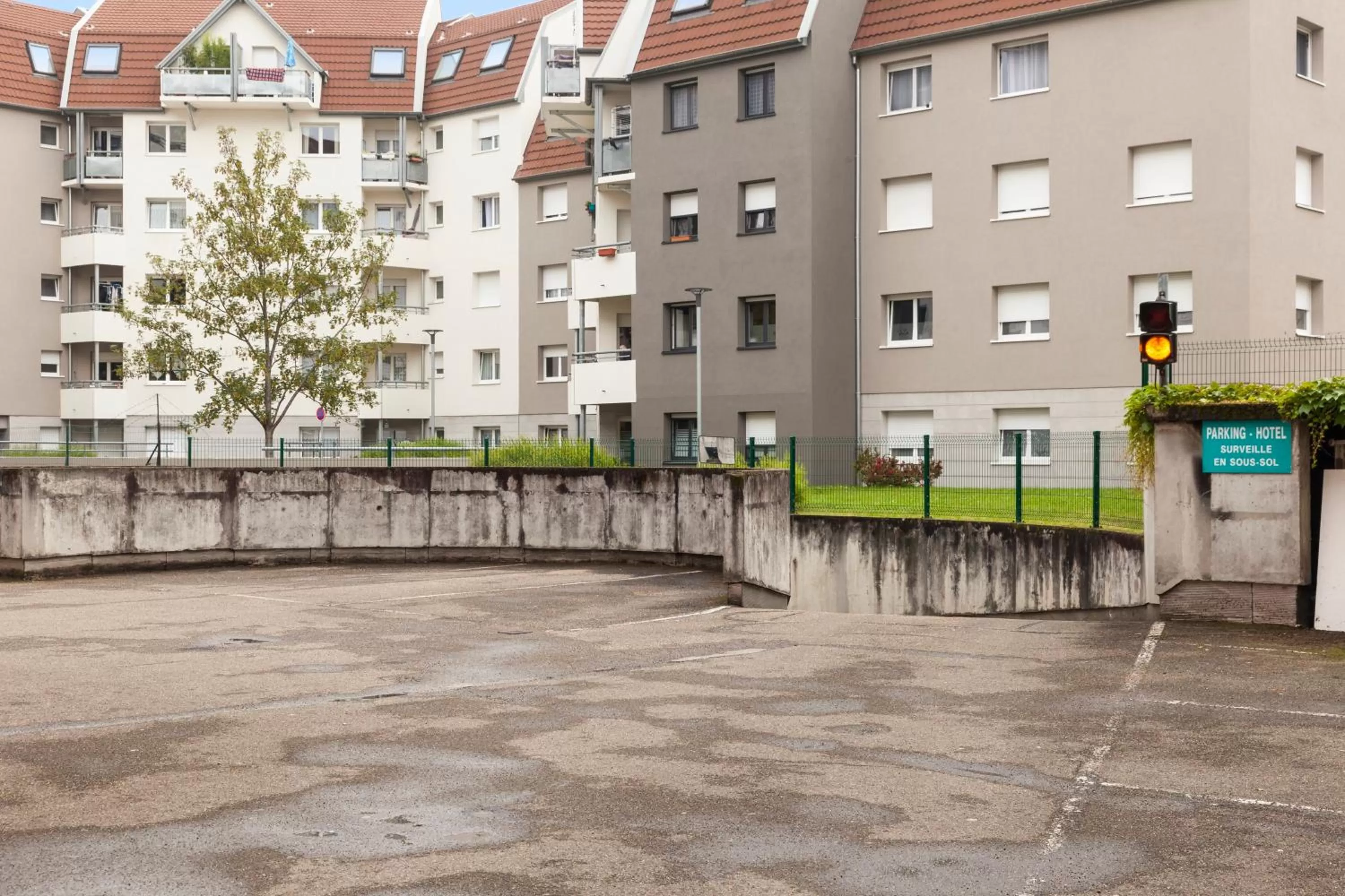 Parking in The Originals City, Hôtel Le Forum, Strasbourg Nord
