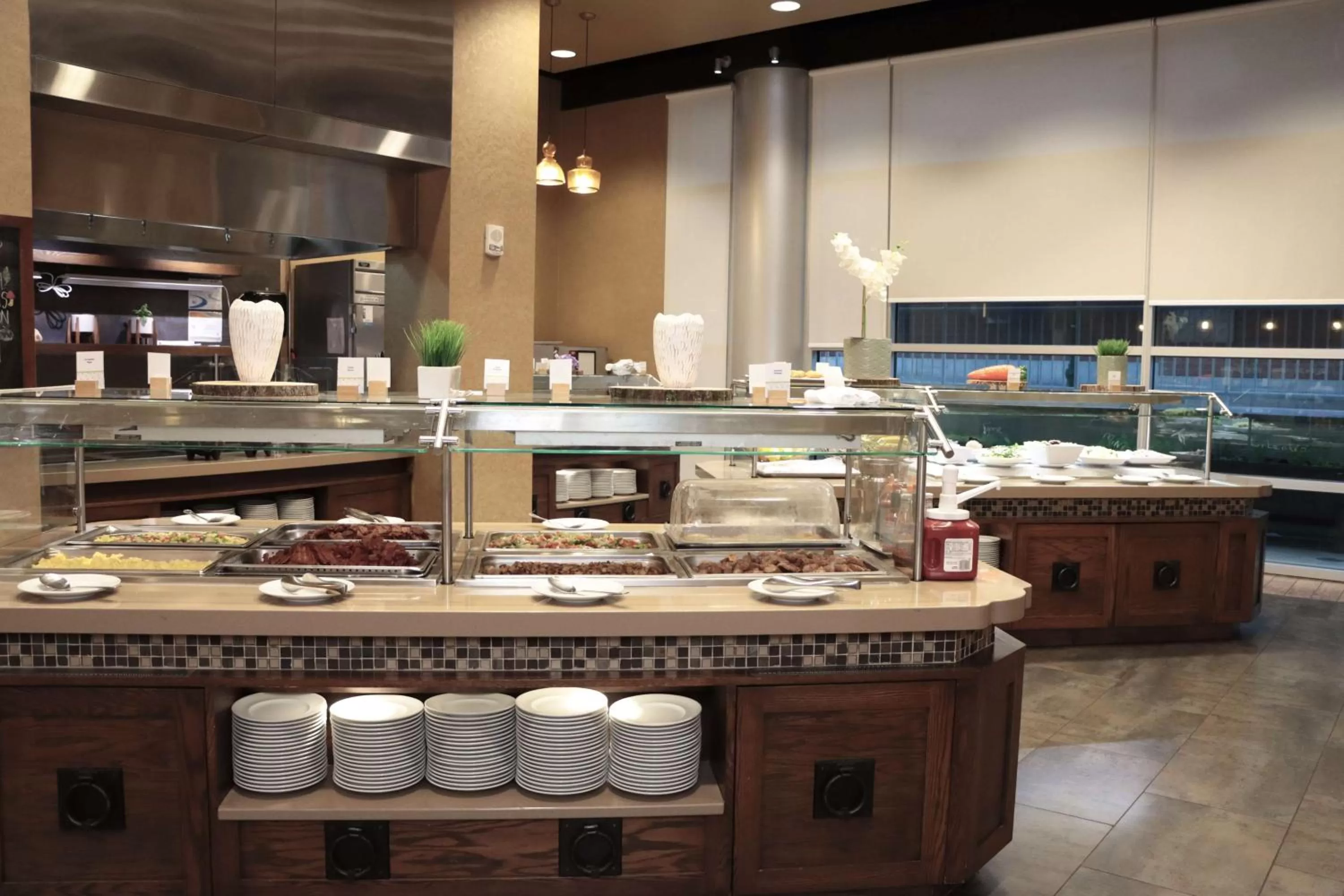 Dining area in DoubleTree by Hilton Hotel Reading