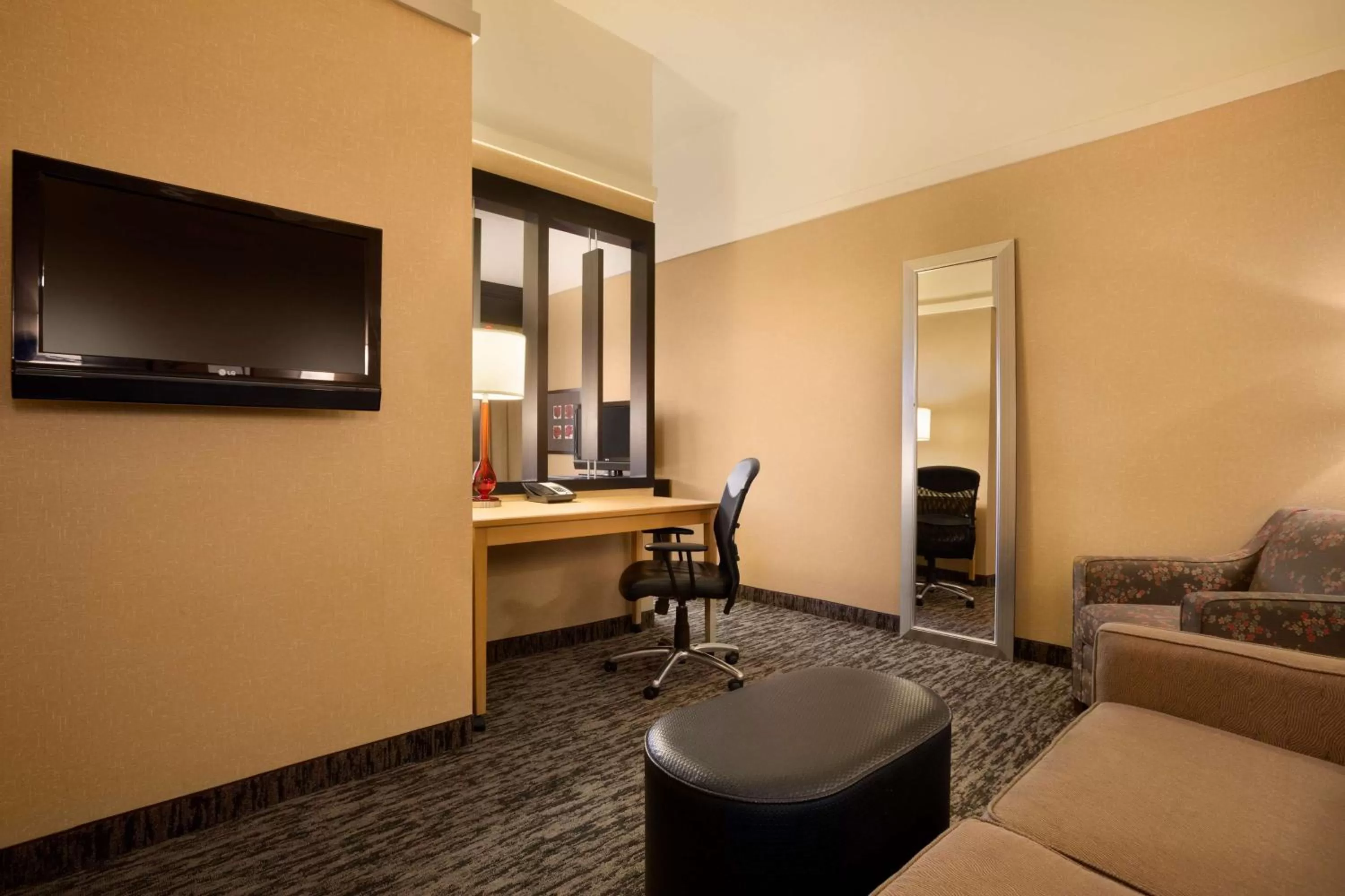 Bedroom in DoubleTree by Hilton Hotel Oklahoma City Airport