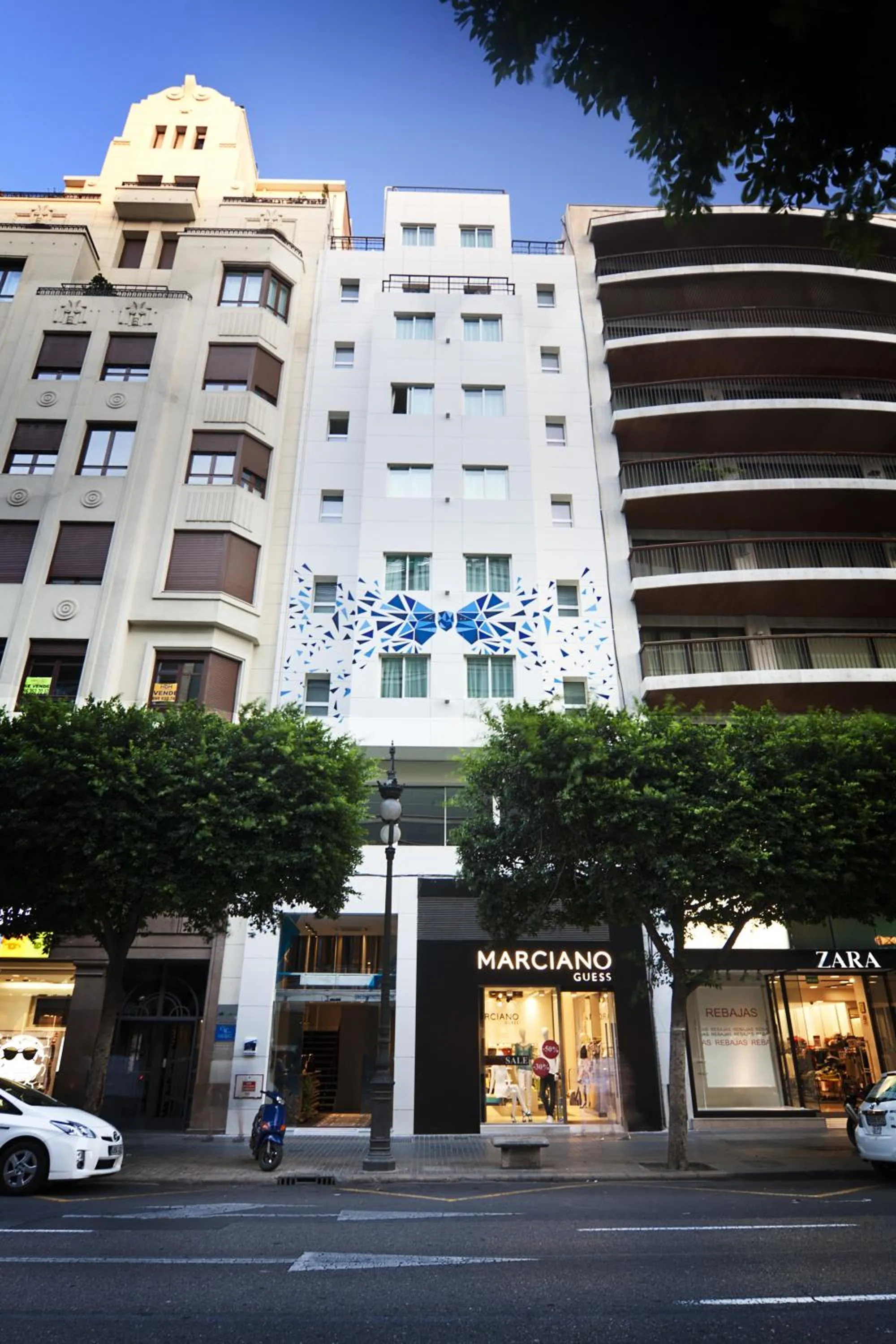 Facade/entrance in One Shot Colón