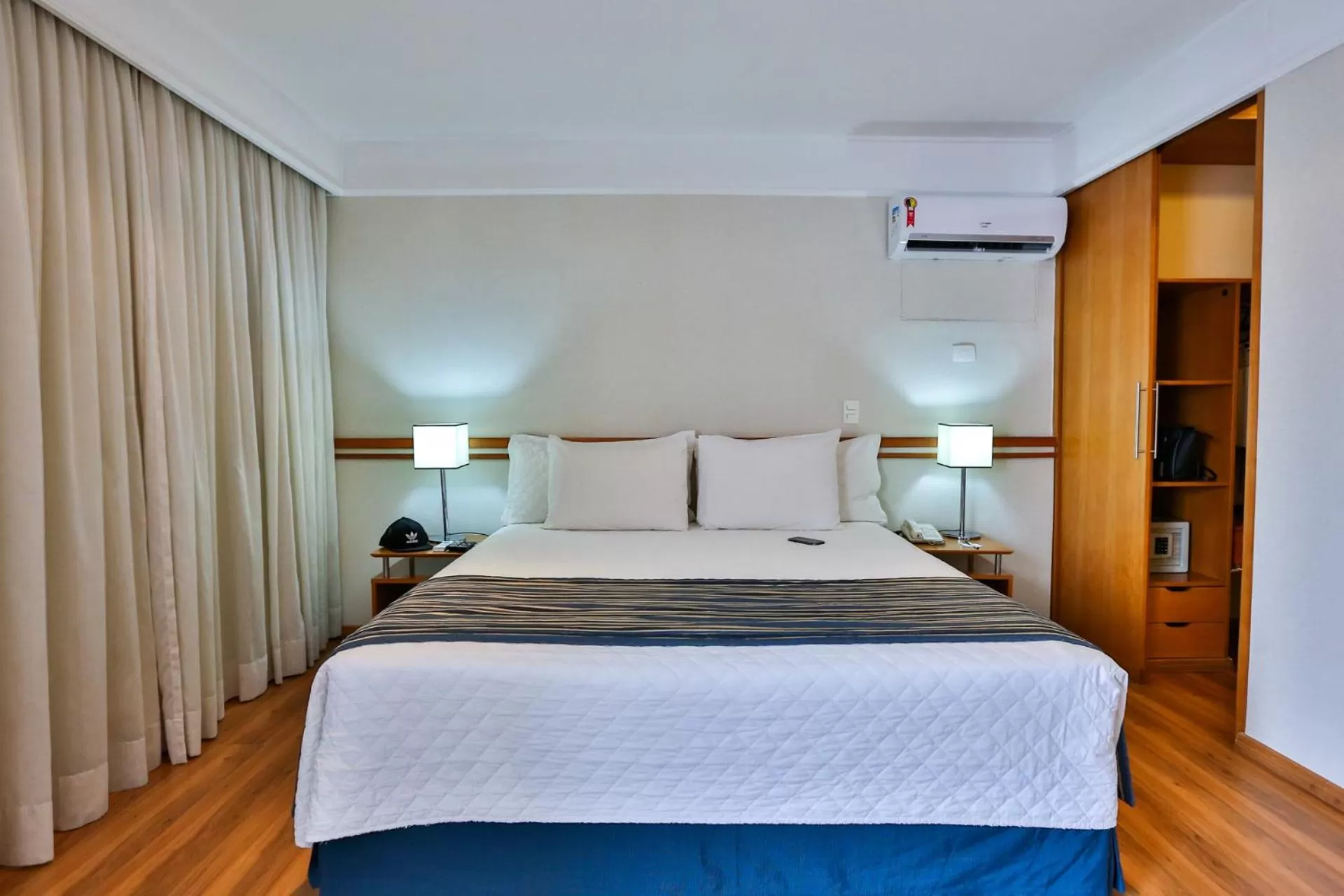 Bed in eSuites Sorocaba by Atlantica