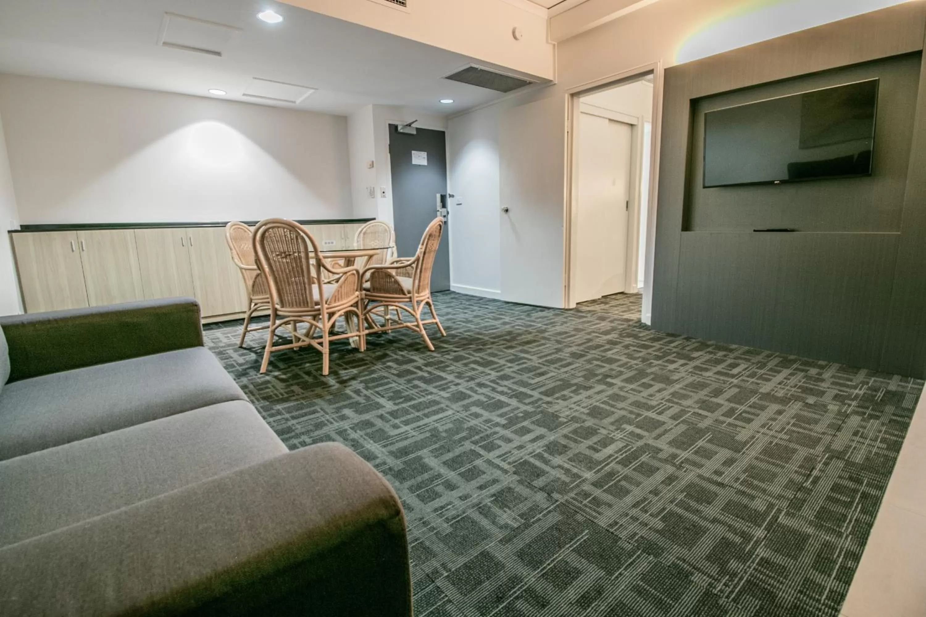 Absolute Beachfront Opal Cove Resort