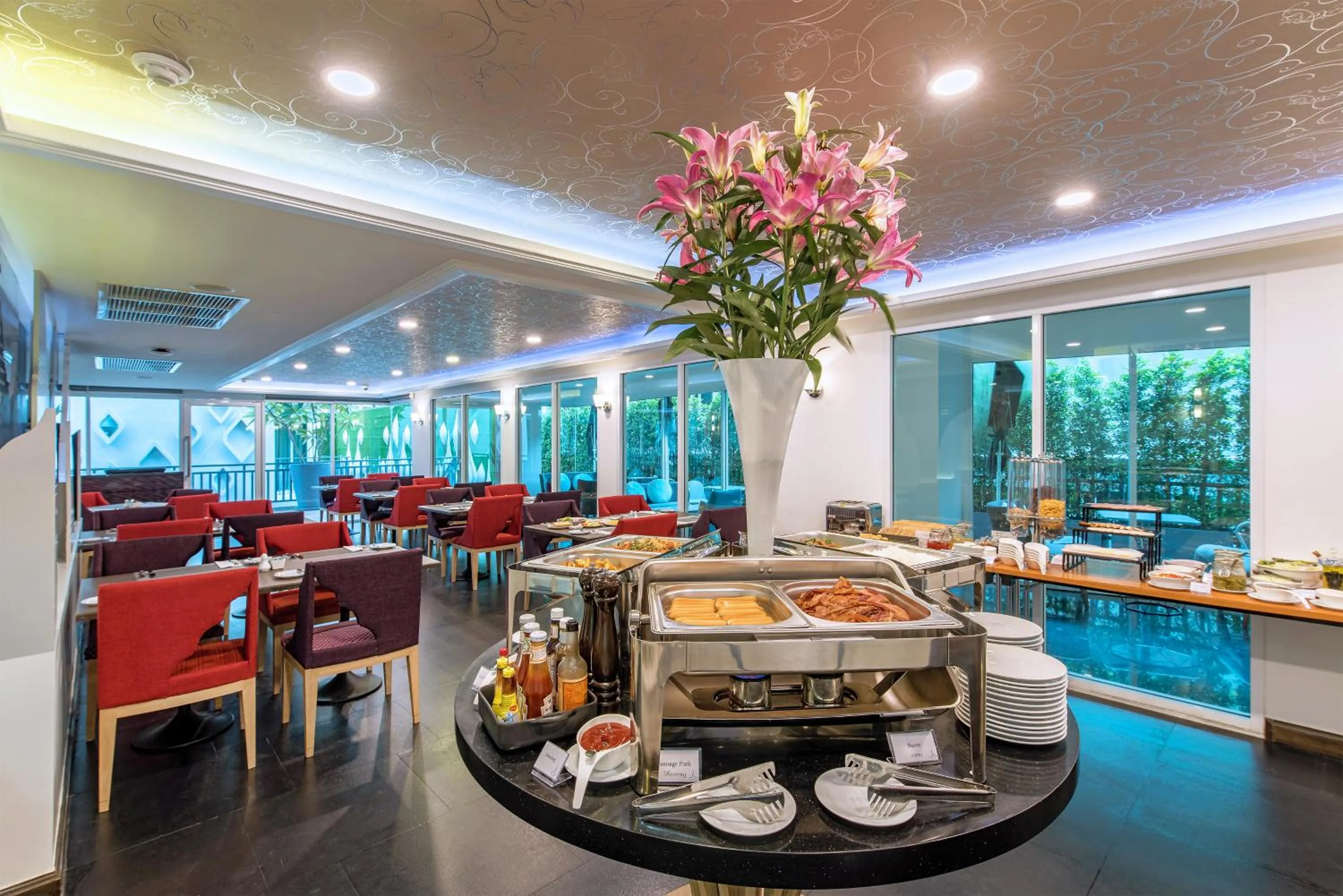 Restaurant/places to eat in Anajak Bangkok Hotel - SHA Plus