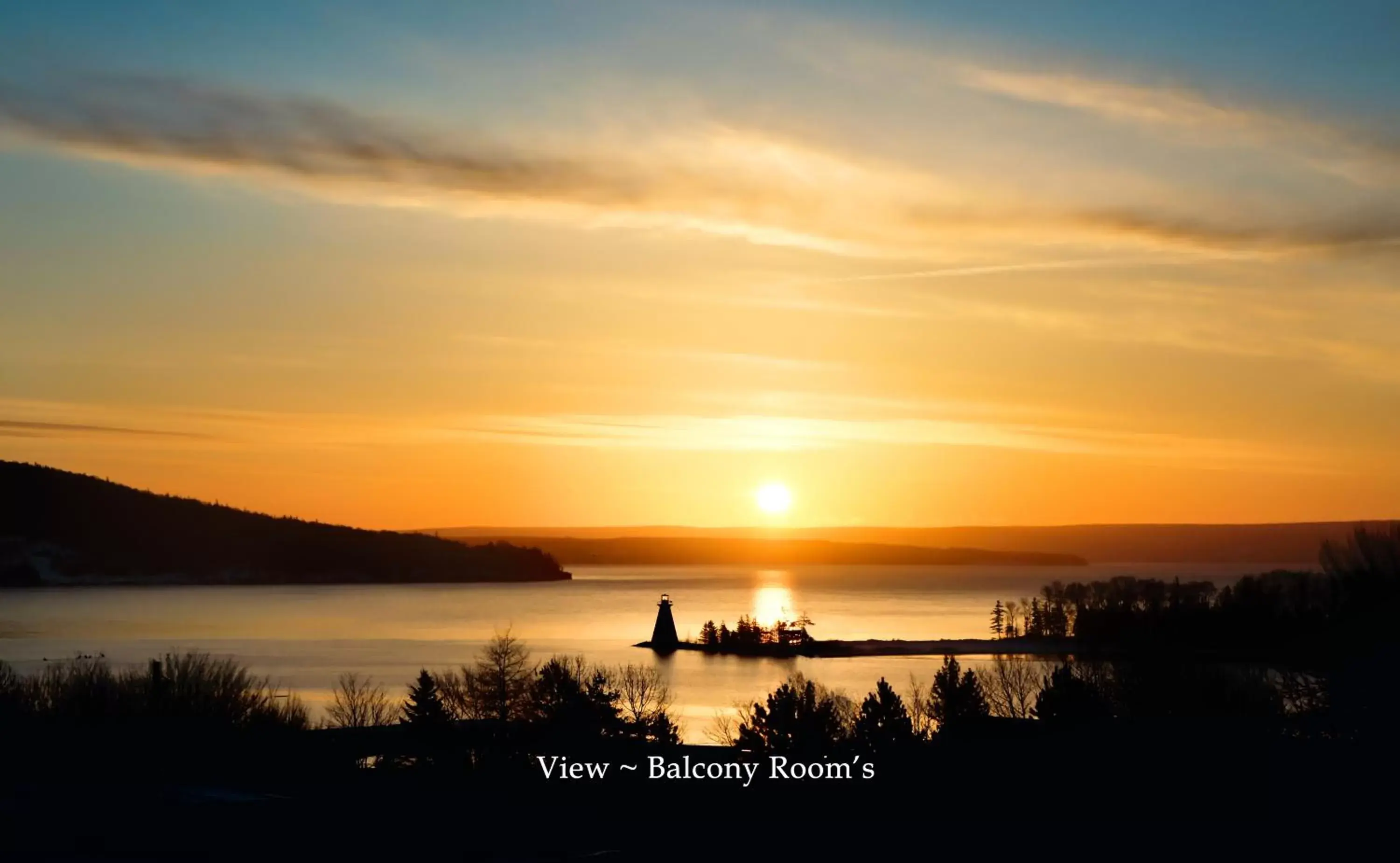 Queen Room with Balcony in Telegraph House Motel Queen Room with Balcony in Telegraph House Motel