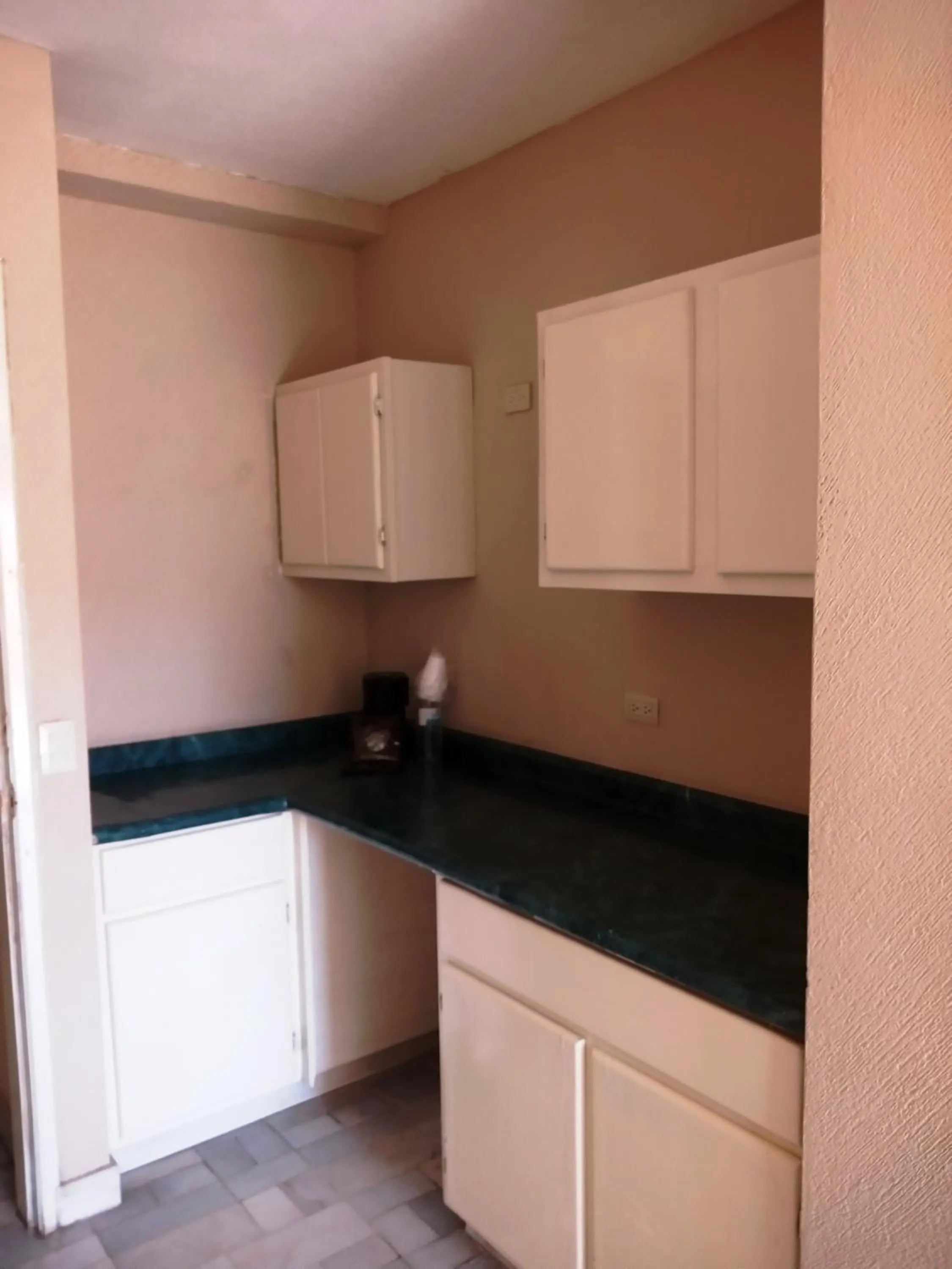 Los Jitos Hotel & Suites