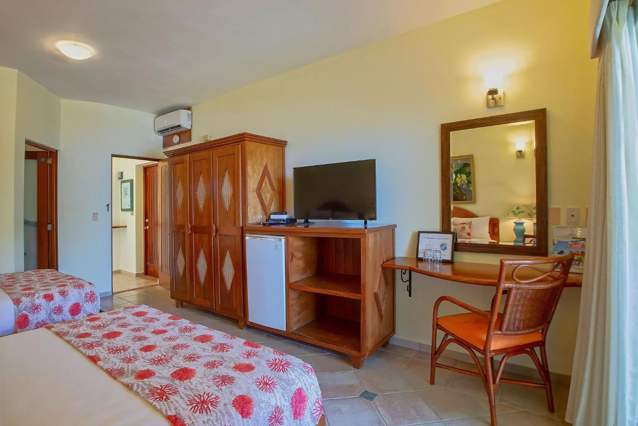 Photo of the whole room, Bed in Velero Beach Resort