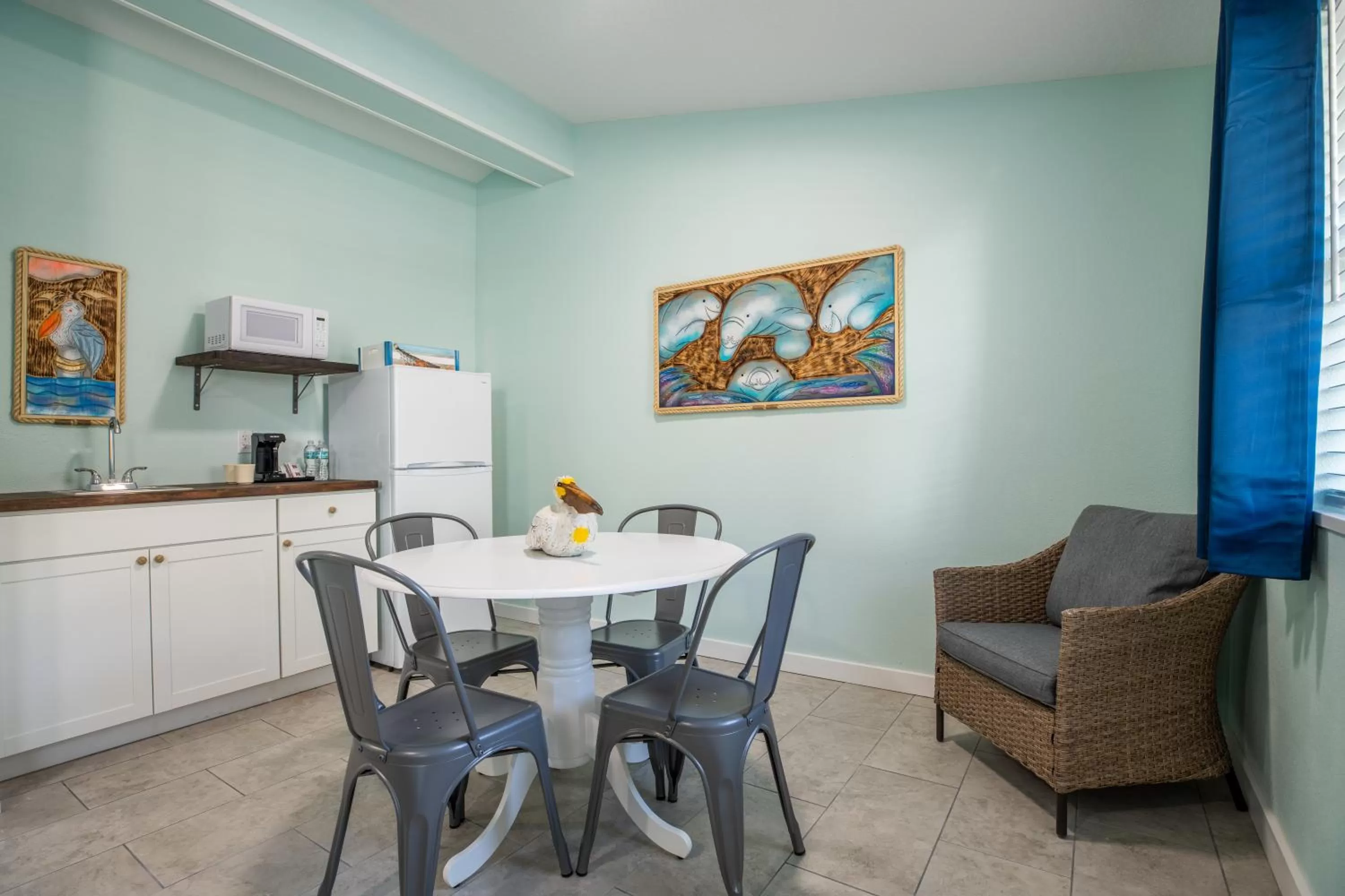 Dining area in Salt Air Inn & Suites