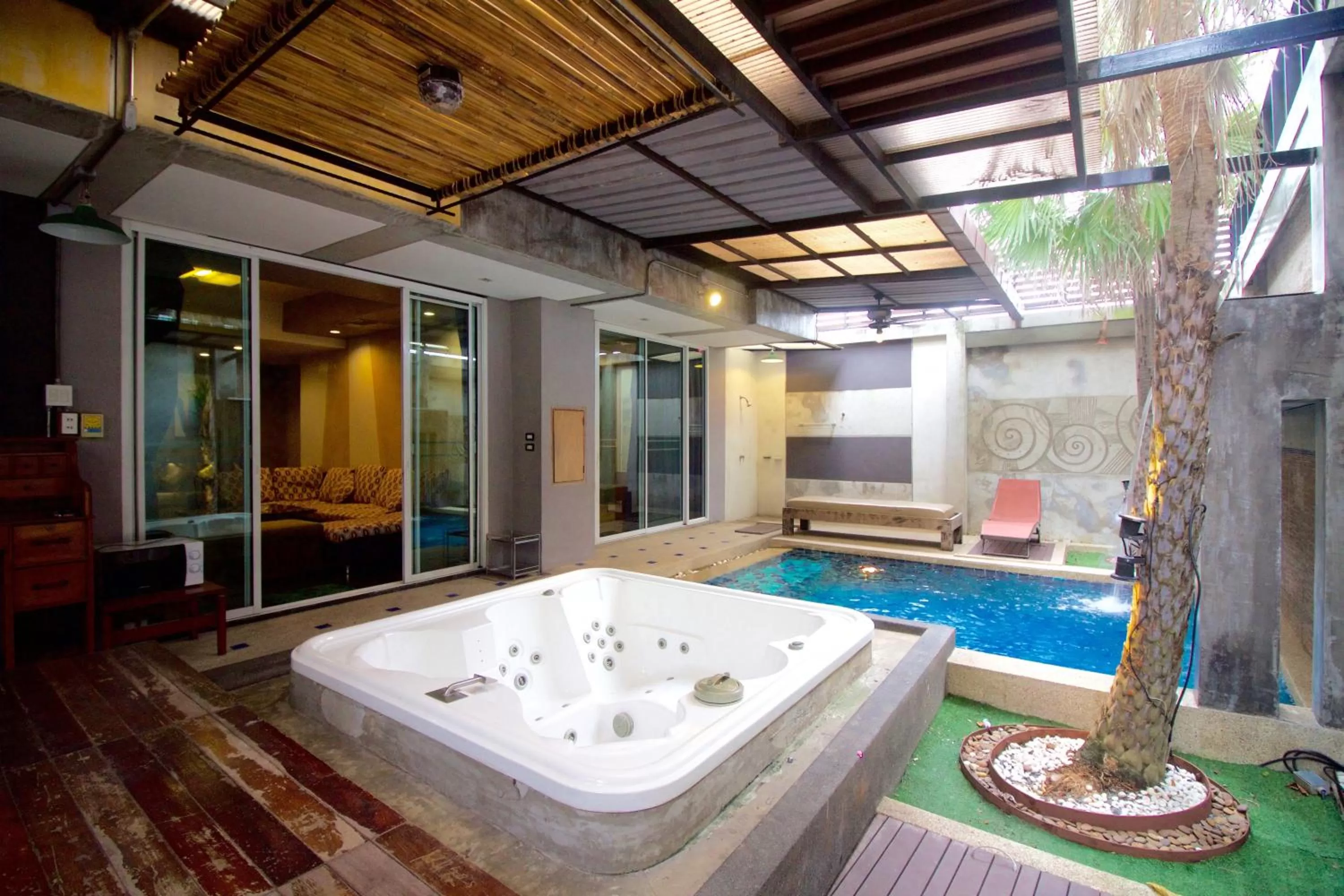 Shower in Eurna Resort Hotel