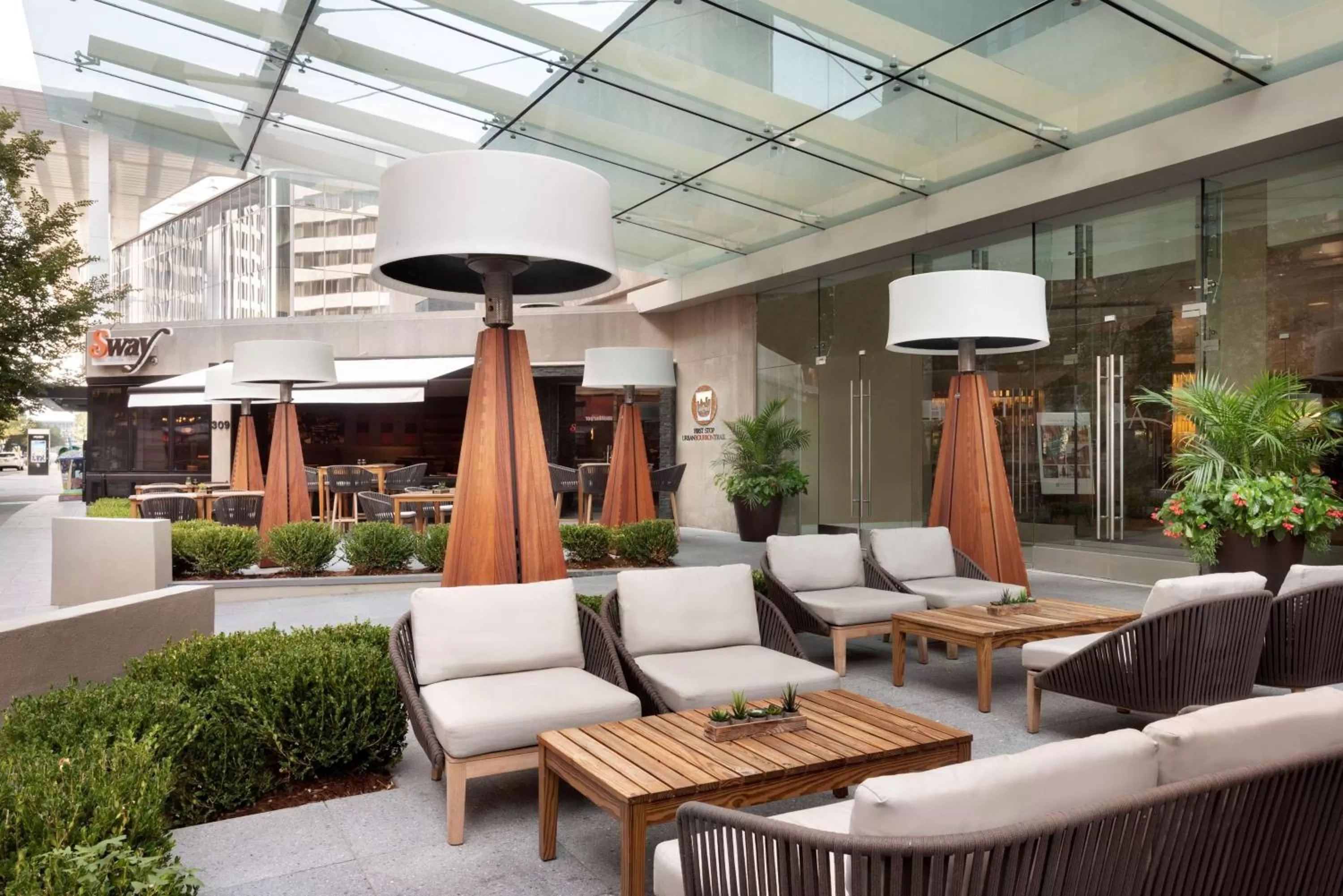 Restaurant/places to eat in Hyatt Regency Louisville