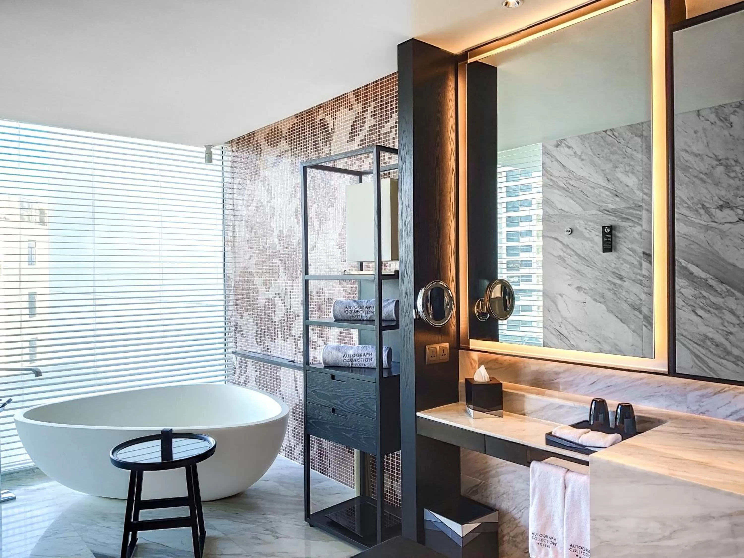 Toilet in The Shanhaitian Resort Sanya, Autograph Collection