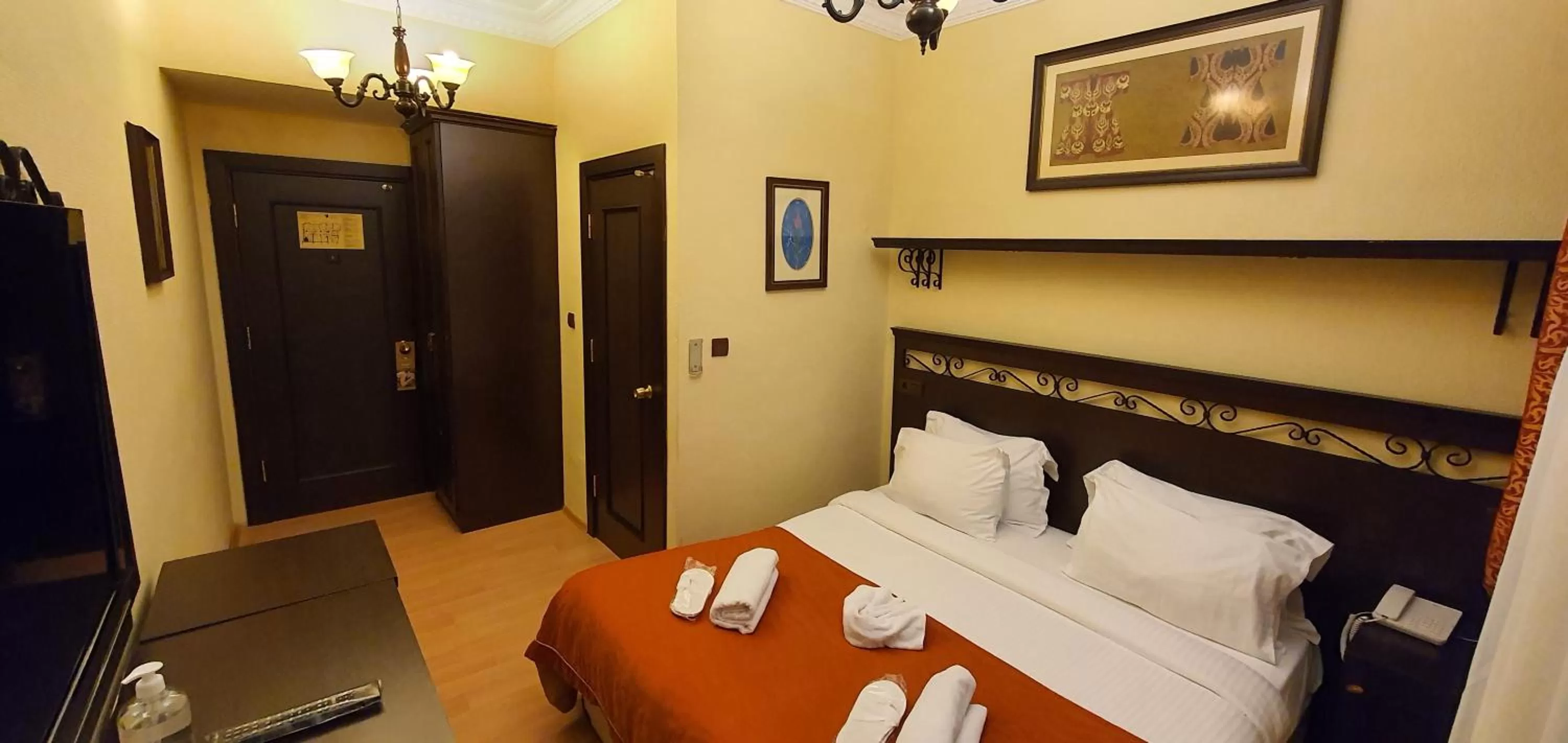 Bed in Ottoman Hotel Imperial-Special Category