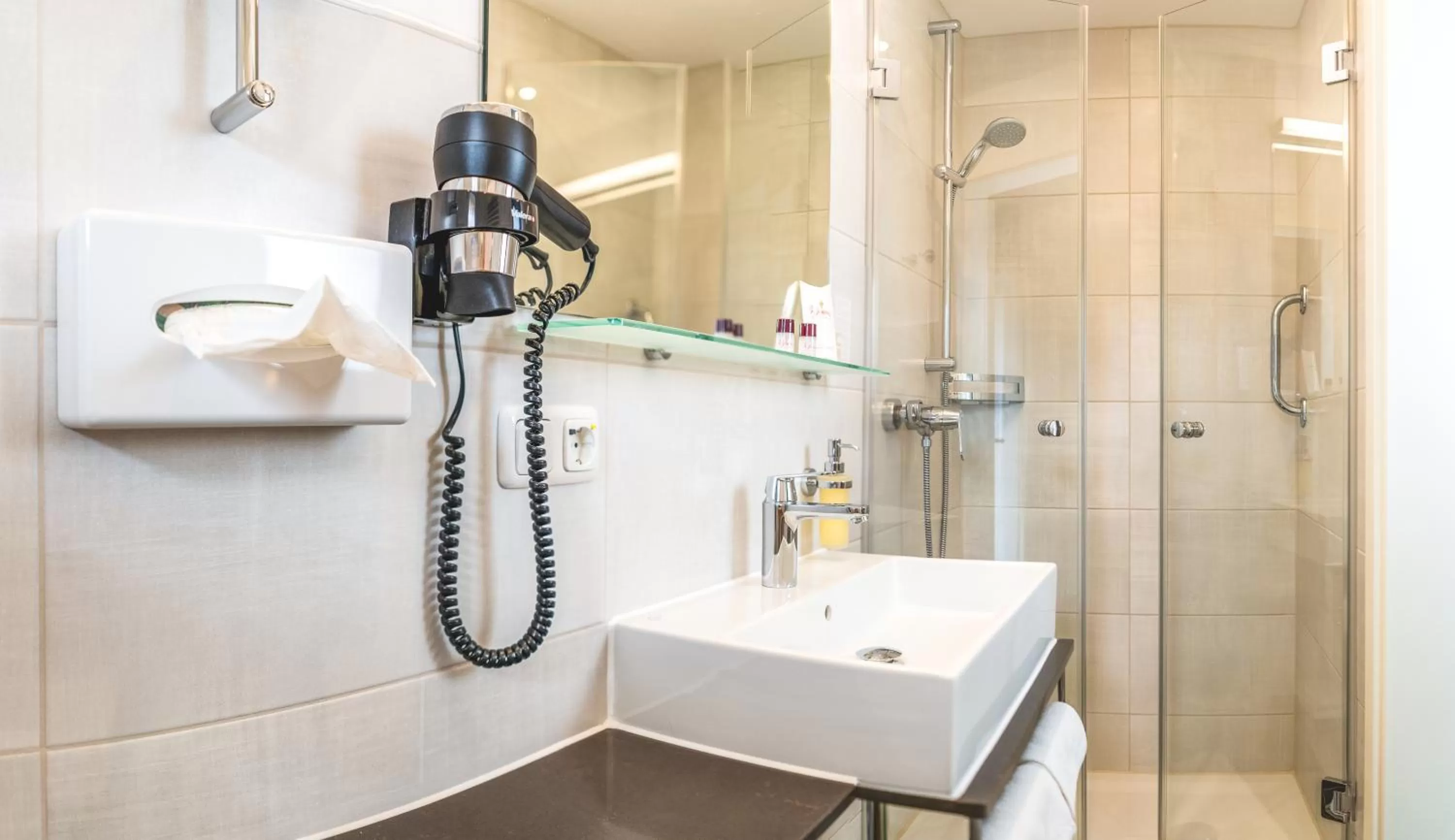 Bathroom in Hotel Steffl Garni inkl Chiemgau Karte