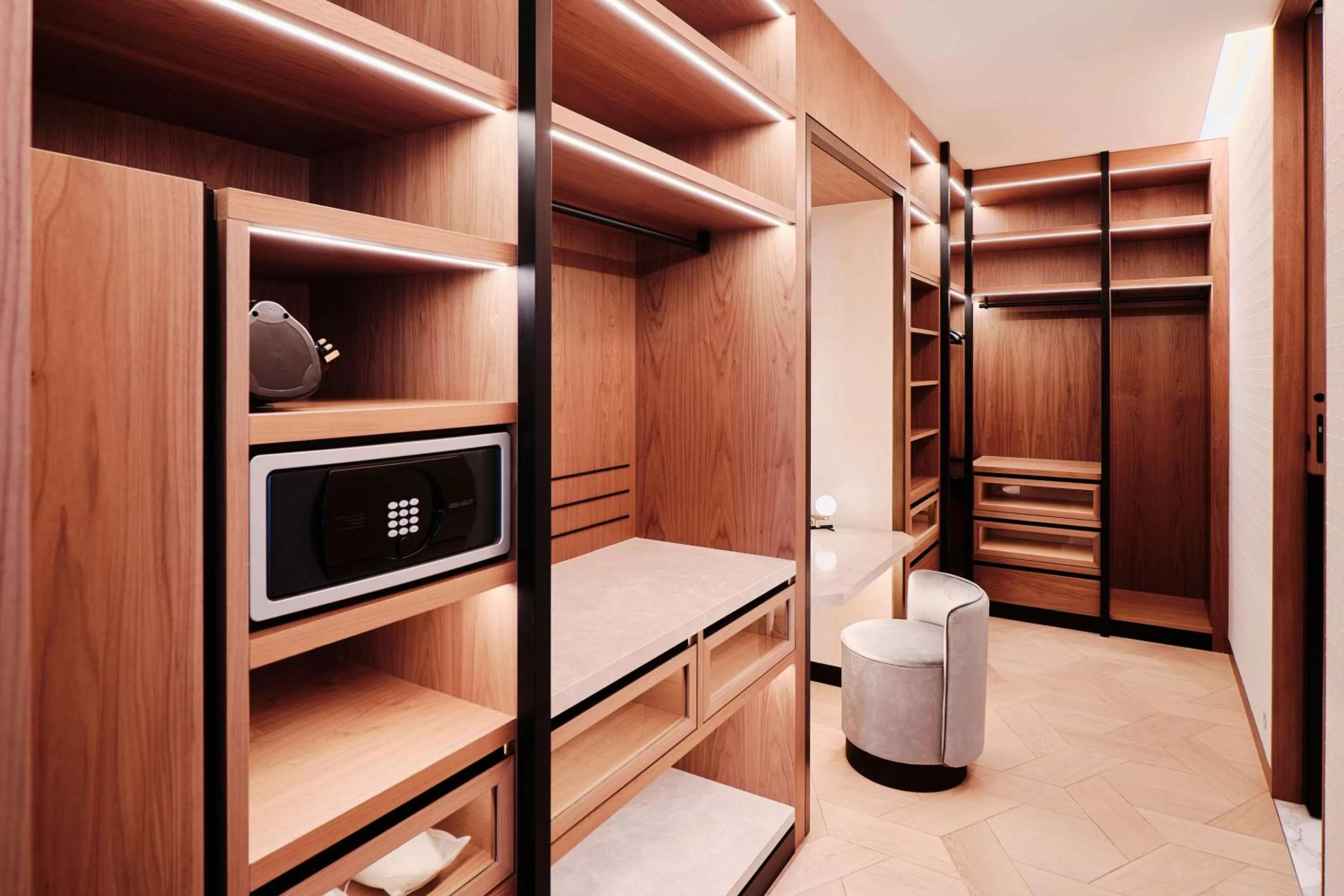 Photo of the whole room, Bed in Grand Hyatt Kuwait