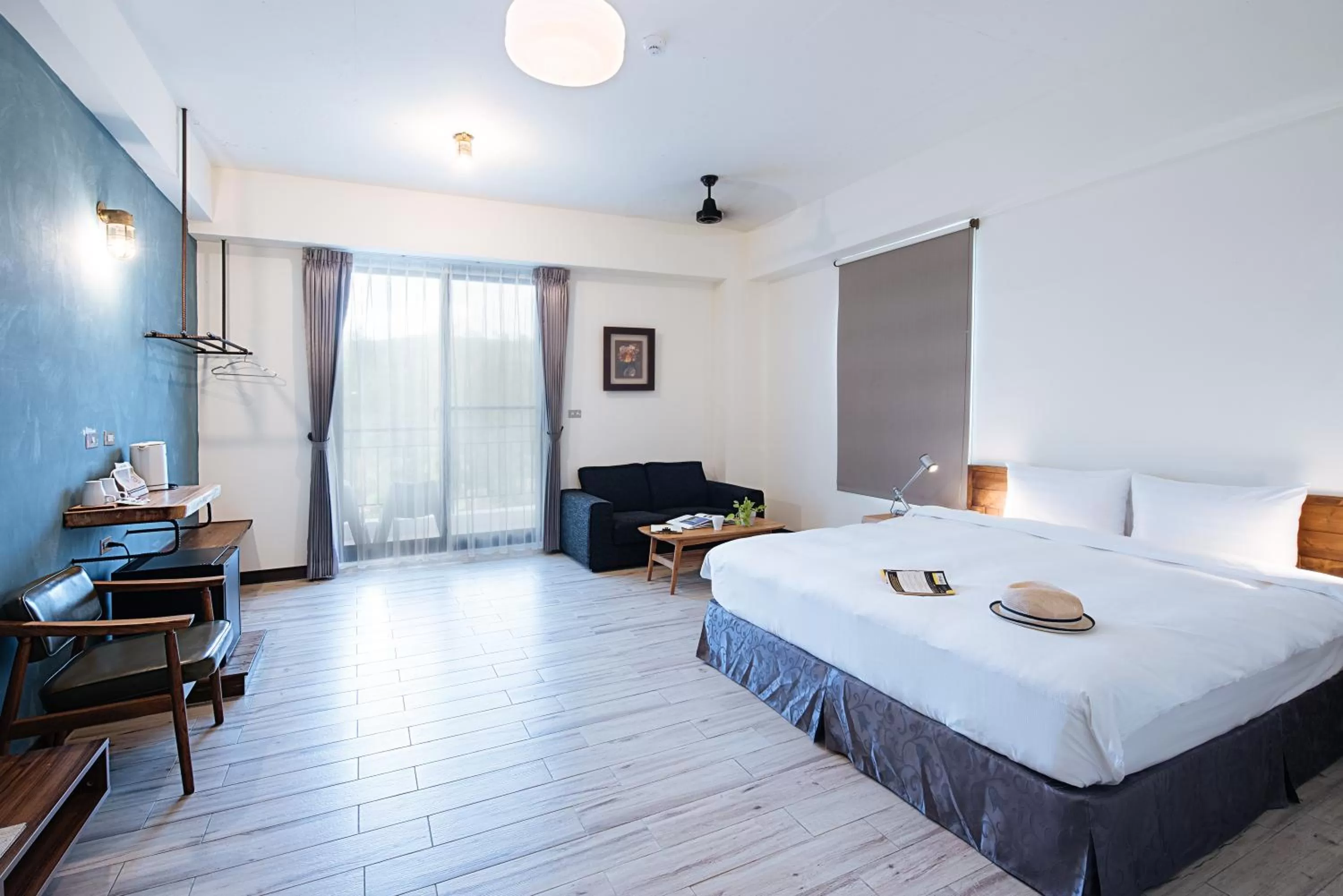 Photo of the whole room, Bed in Chillax Inn B&B 恆春鬆塊民宿