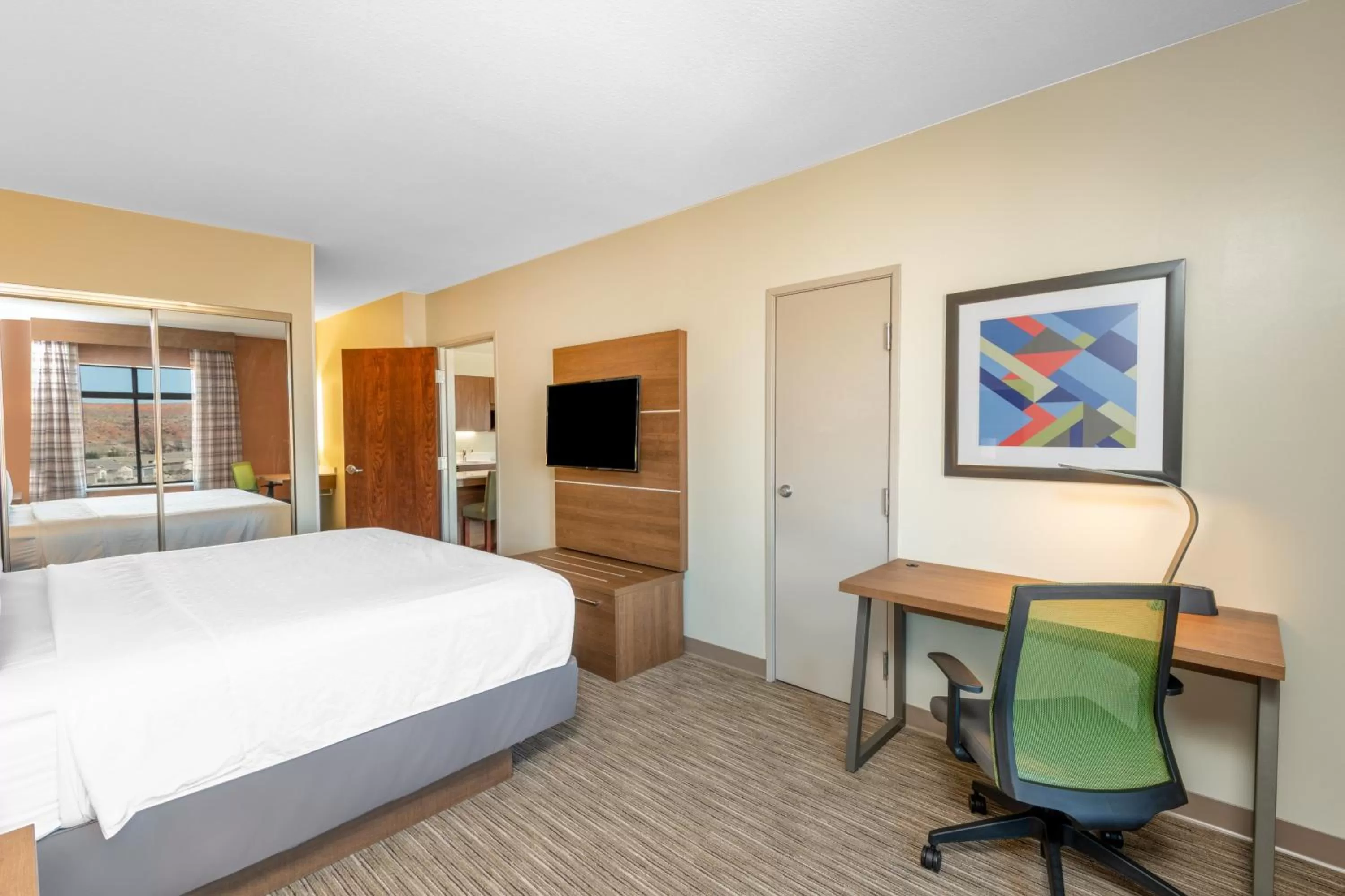 Photo of the whole room, Bed in Holiday Inn Express & Suites St George North - Zion by IHG