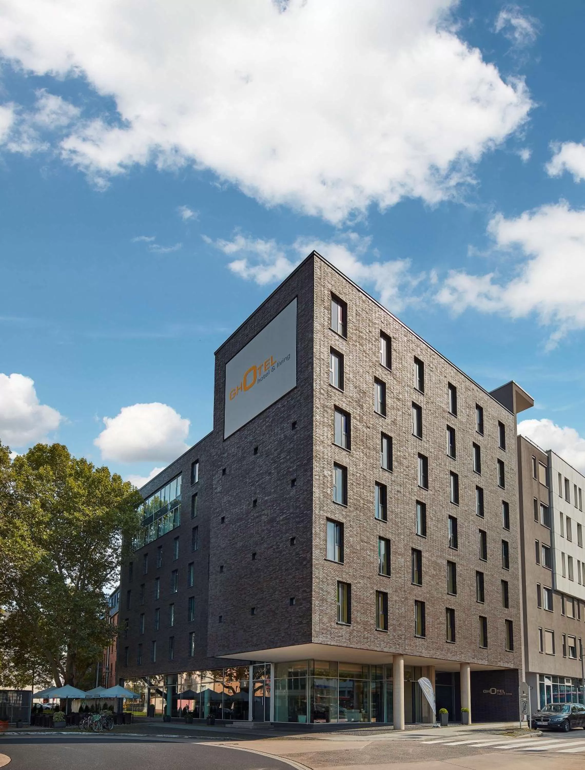 Property building in GHOTEL hotel & living Koblenz