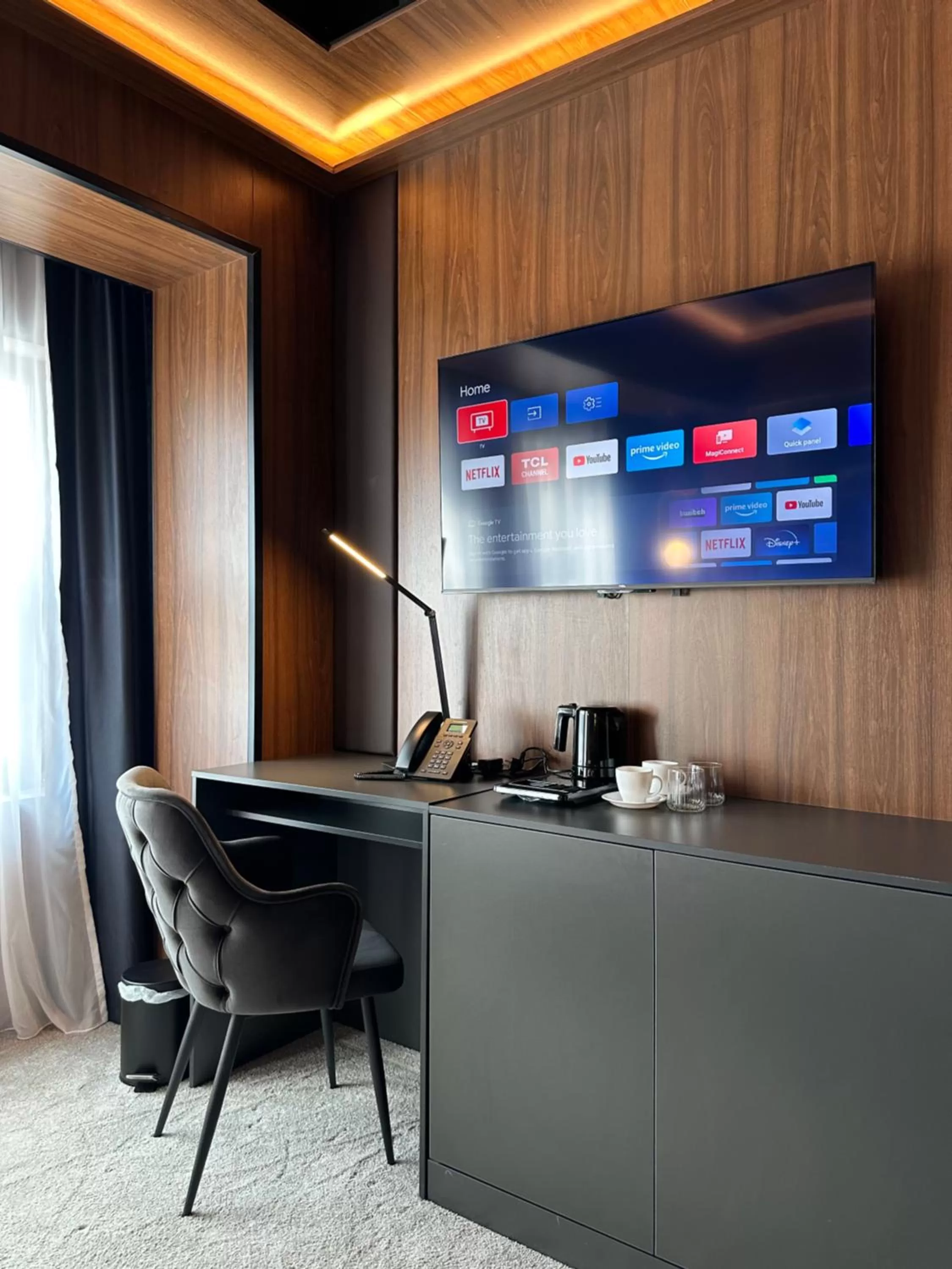 TV and multimedia in Hotel Macedonia Square
