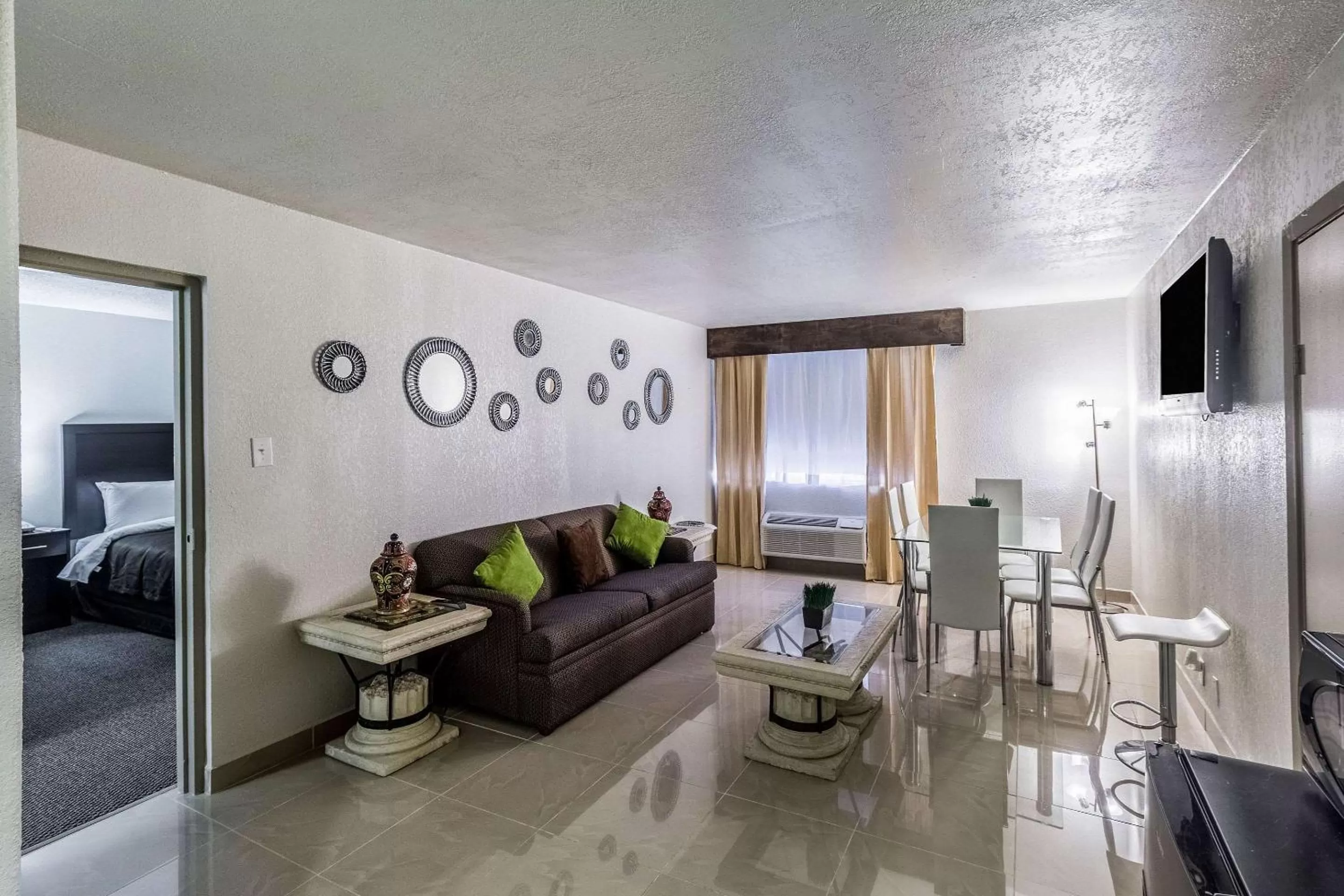 Photo of the whole room in Clarion Inn near McAllen Airport