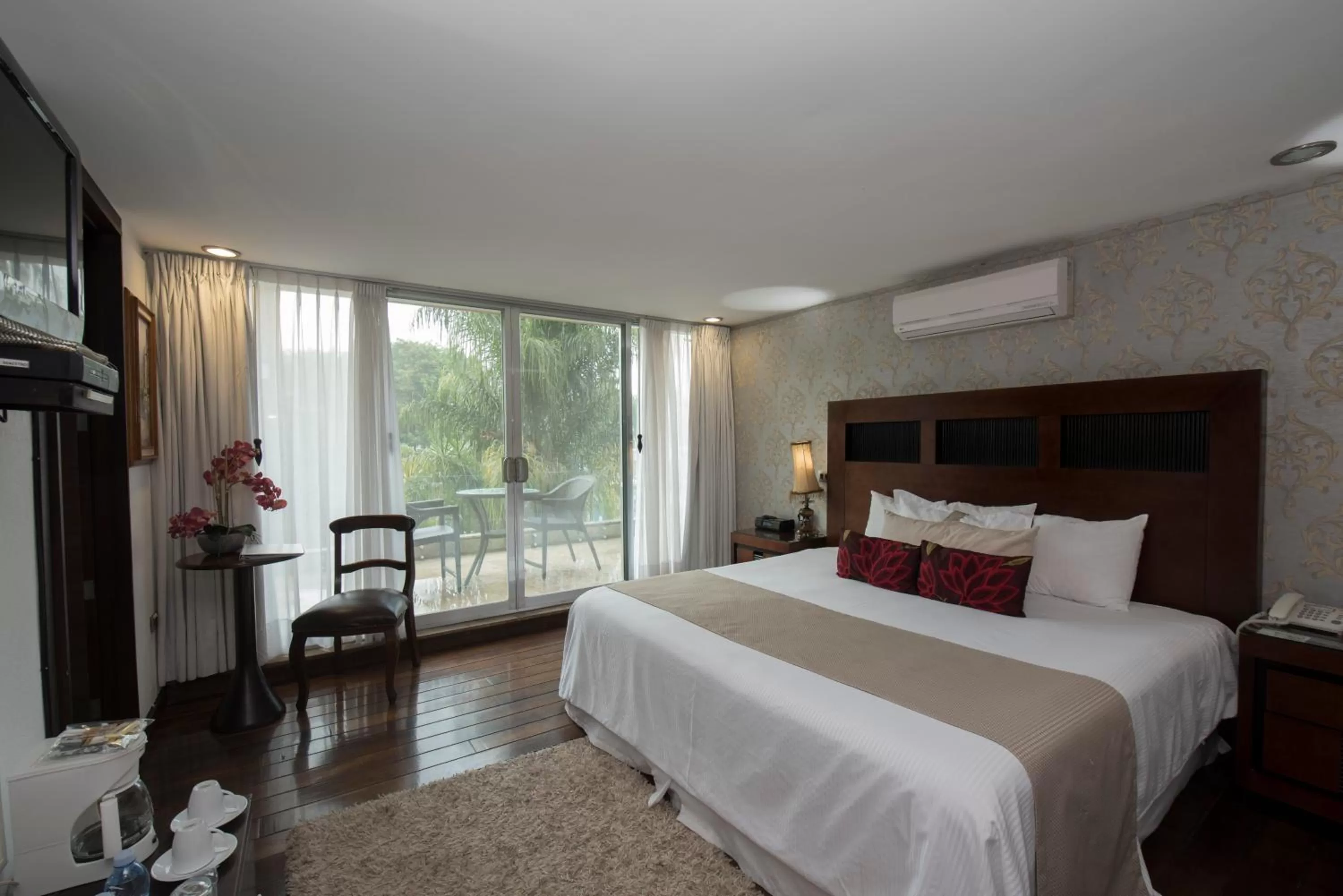 Balcony/Terrace, Bed in Colombe Hotel Boutique