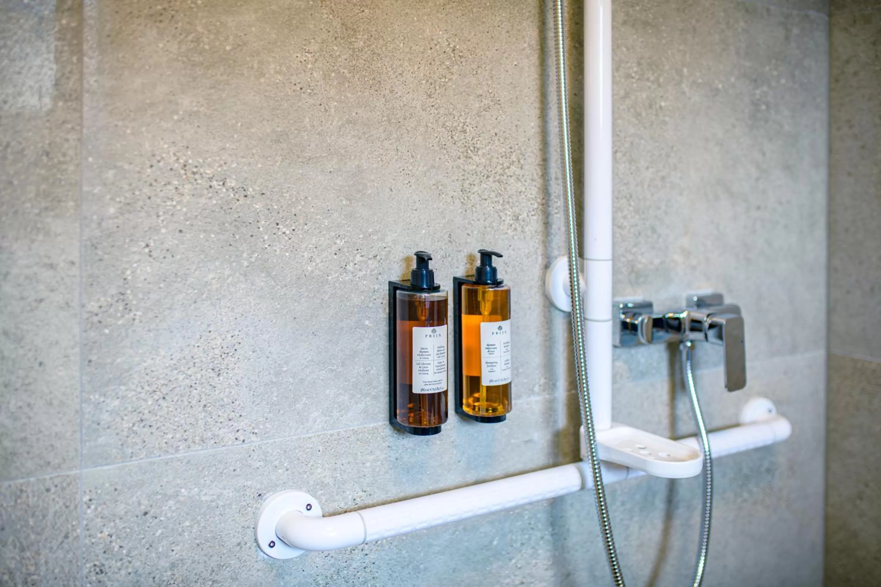 Bathroom in Takapuna International Motor Lodge