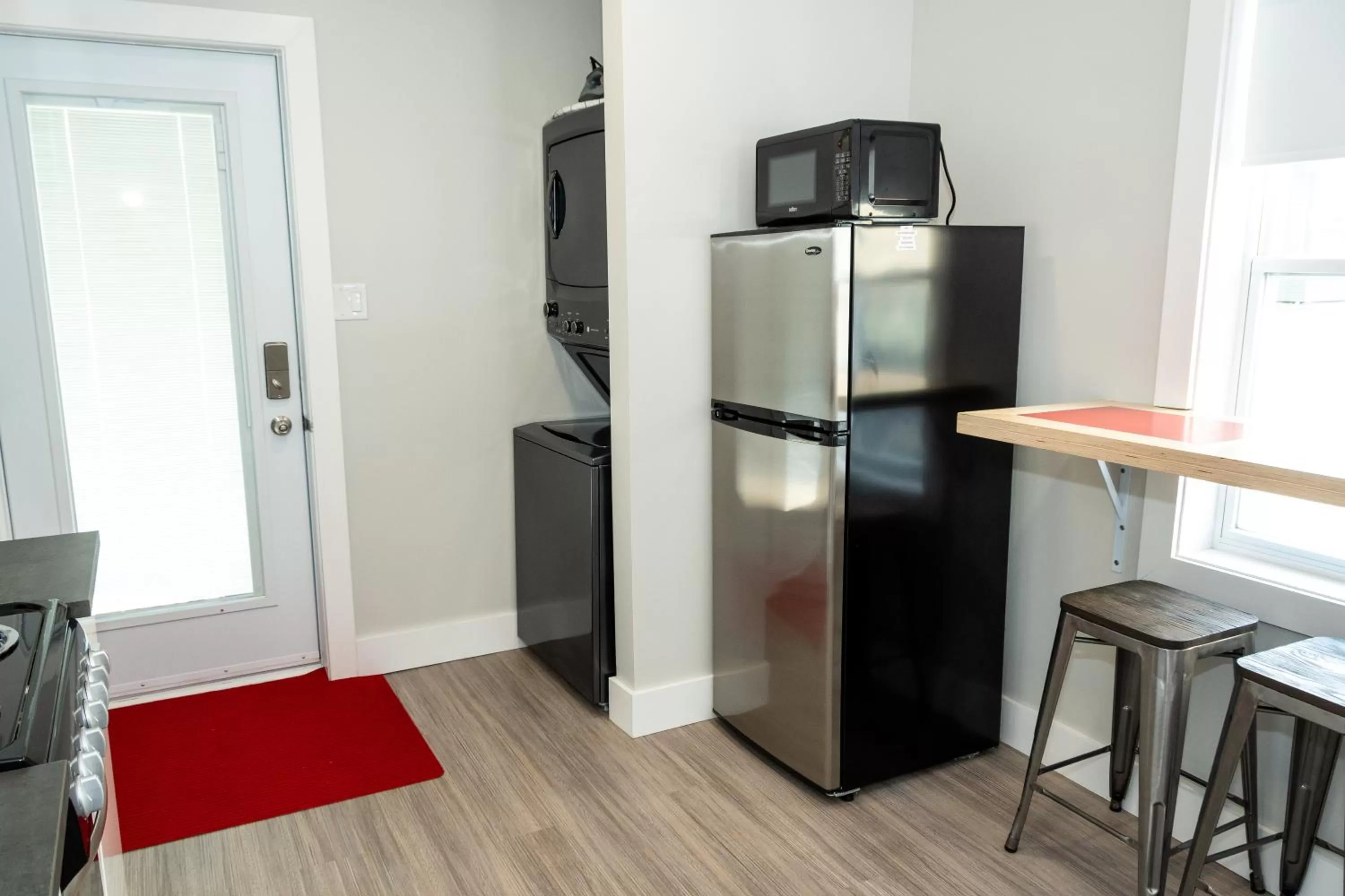 Kitchen or kitchenette in Morel Executive Suites