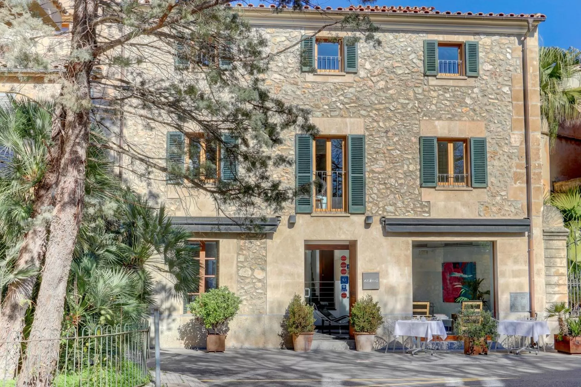 Facade/entrance in Desbrull