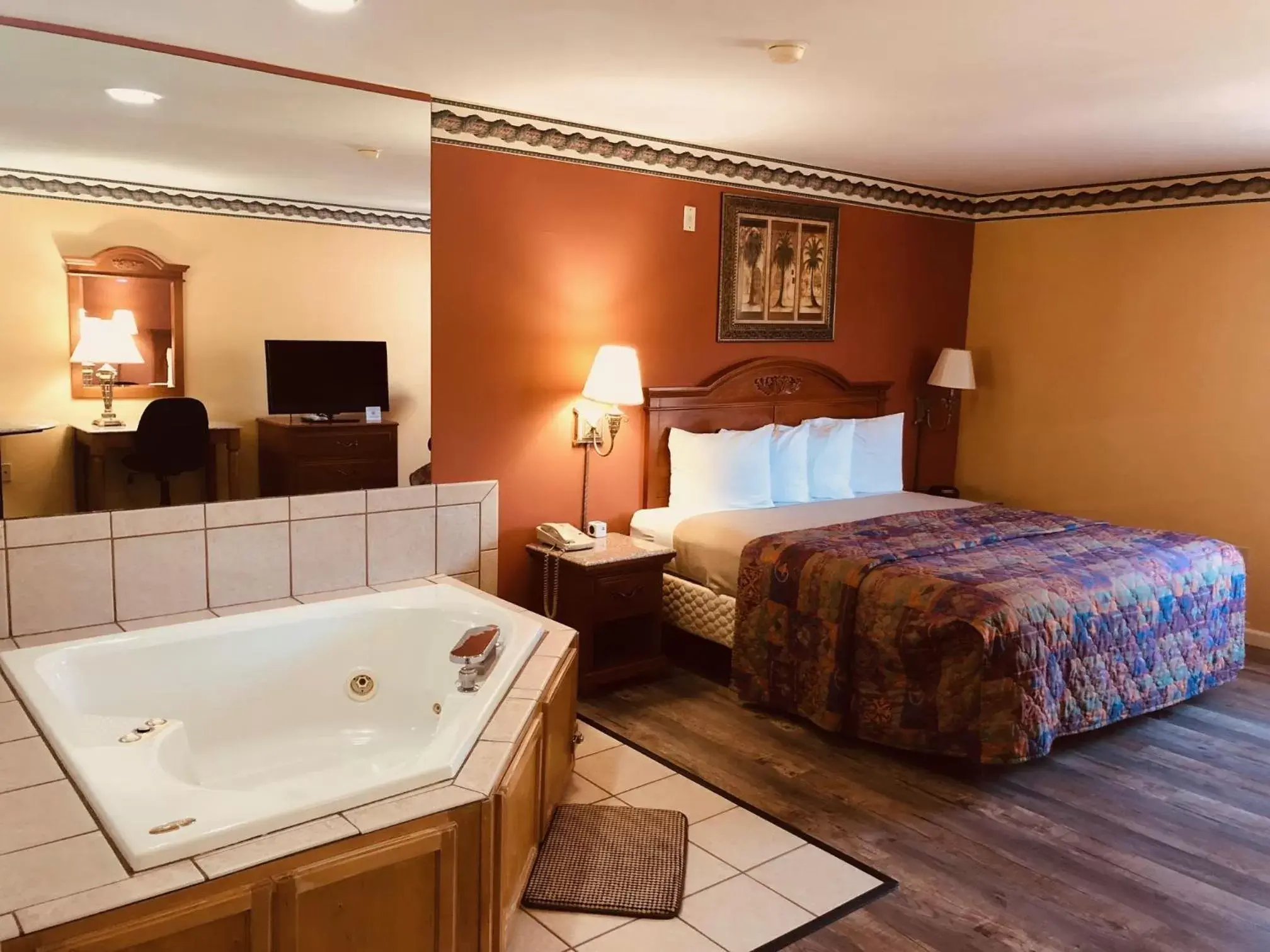King Suite with Spa Bath in Mountain inn & suites - Dunlap TN King Suite with Spa Bath in Mountain inn & suites - Dunlap TN