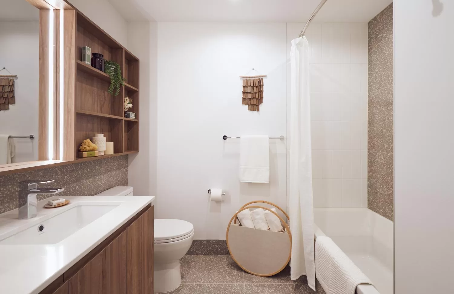 Bathroom in Level Chicago - River North