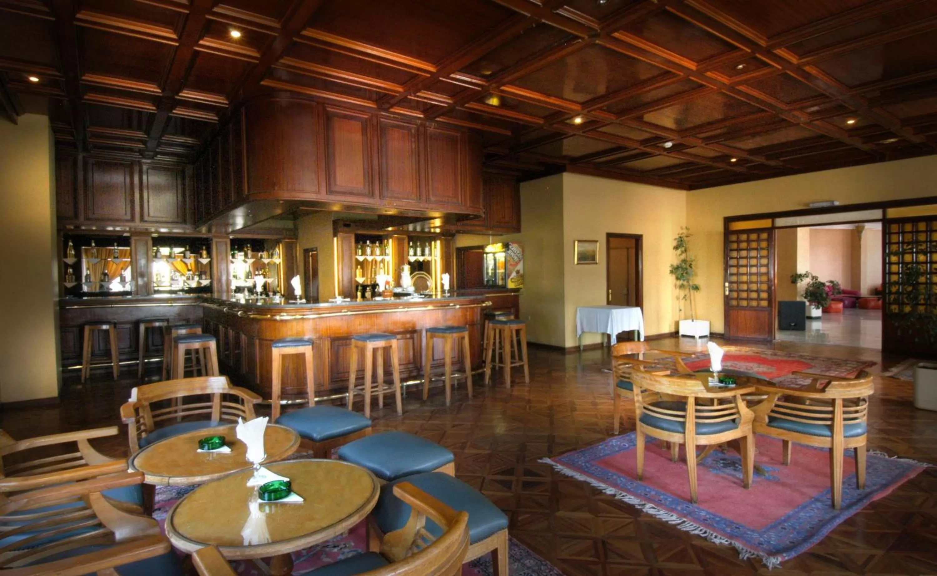 Lounge or bar in Oasis Hotel & Spa