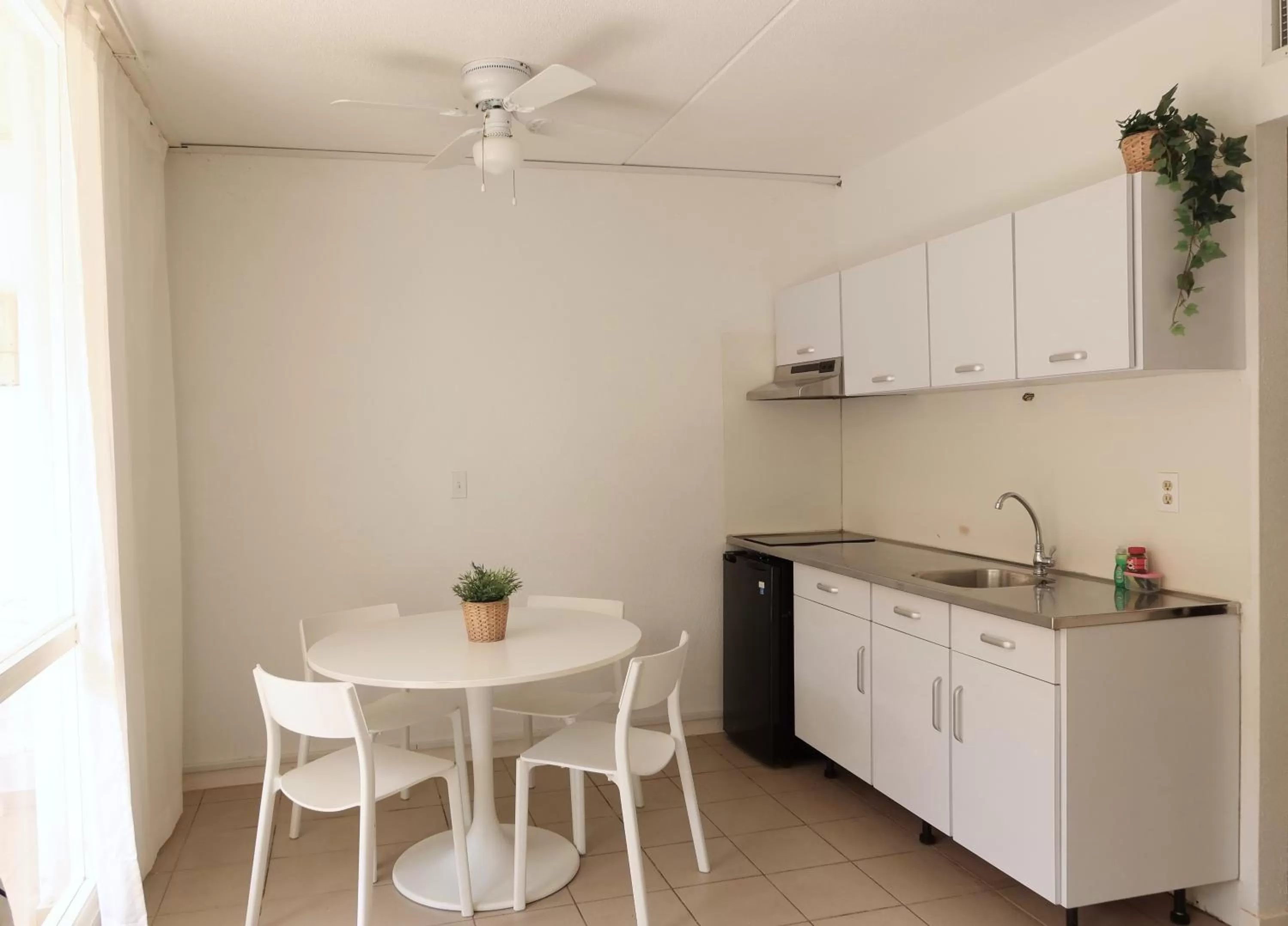 Kitchen or kitchenette, Kitchen/Kitchenette in Montana Eco Resort