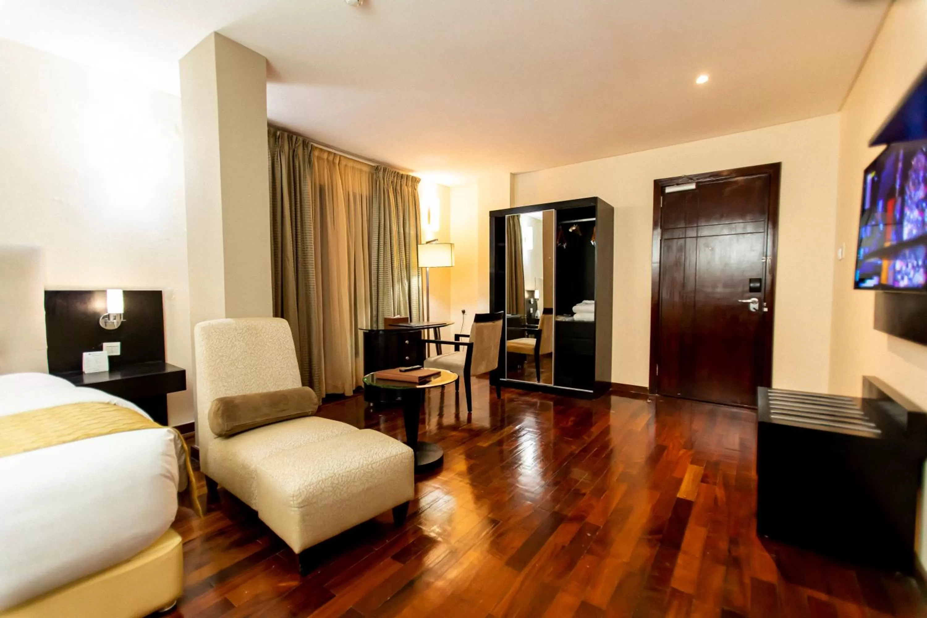 TV and multimedia in Best Western Premier Accra Airport Hotel