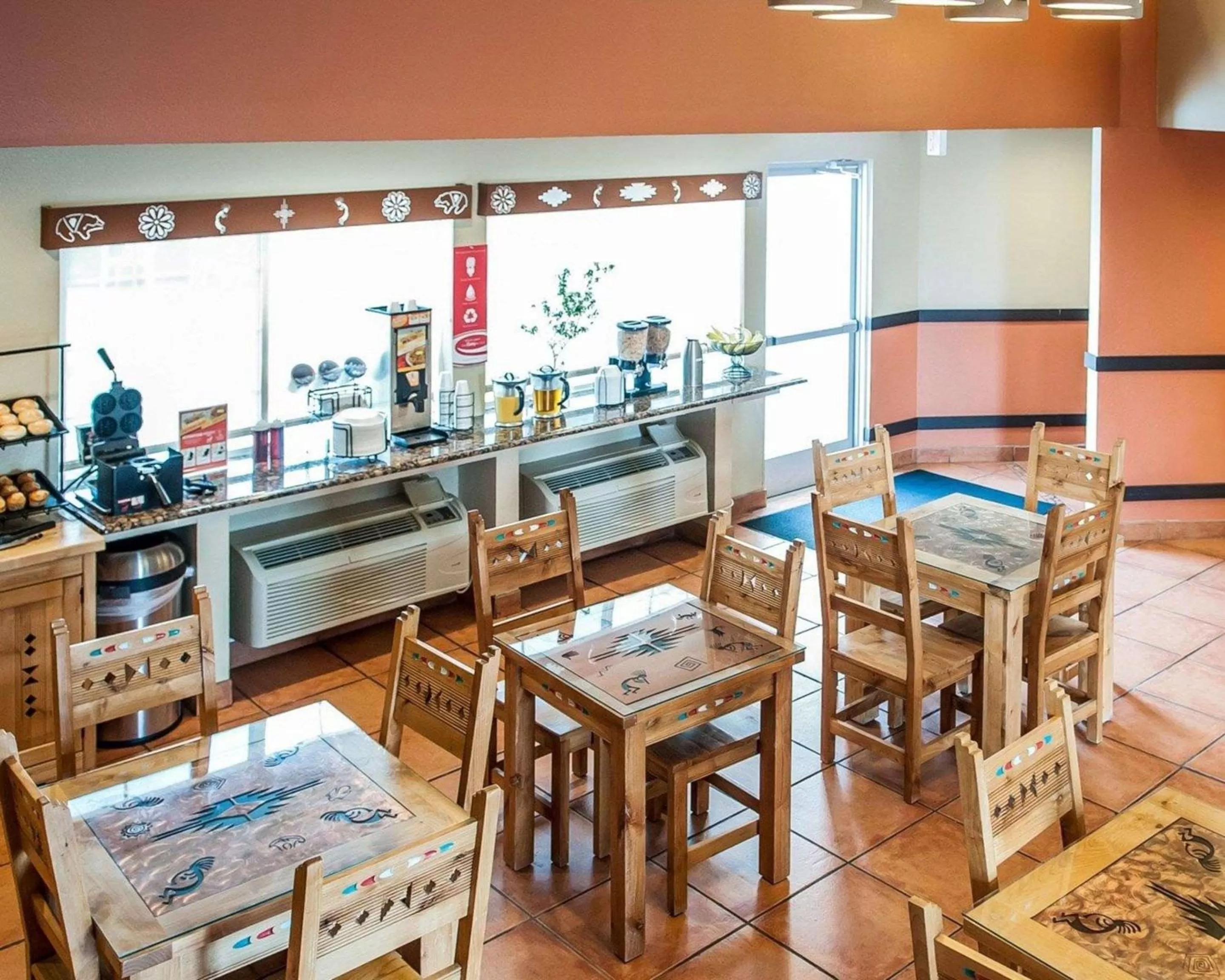 Restaurant/places to eat in Econo Lodge Inn & Suites Santa Fe South