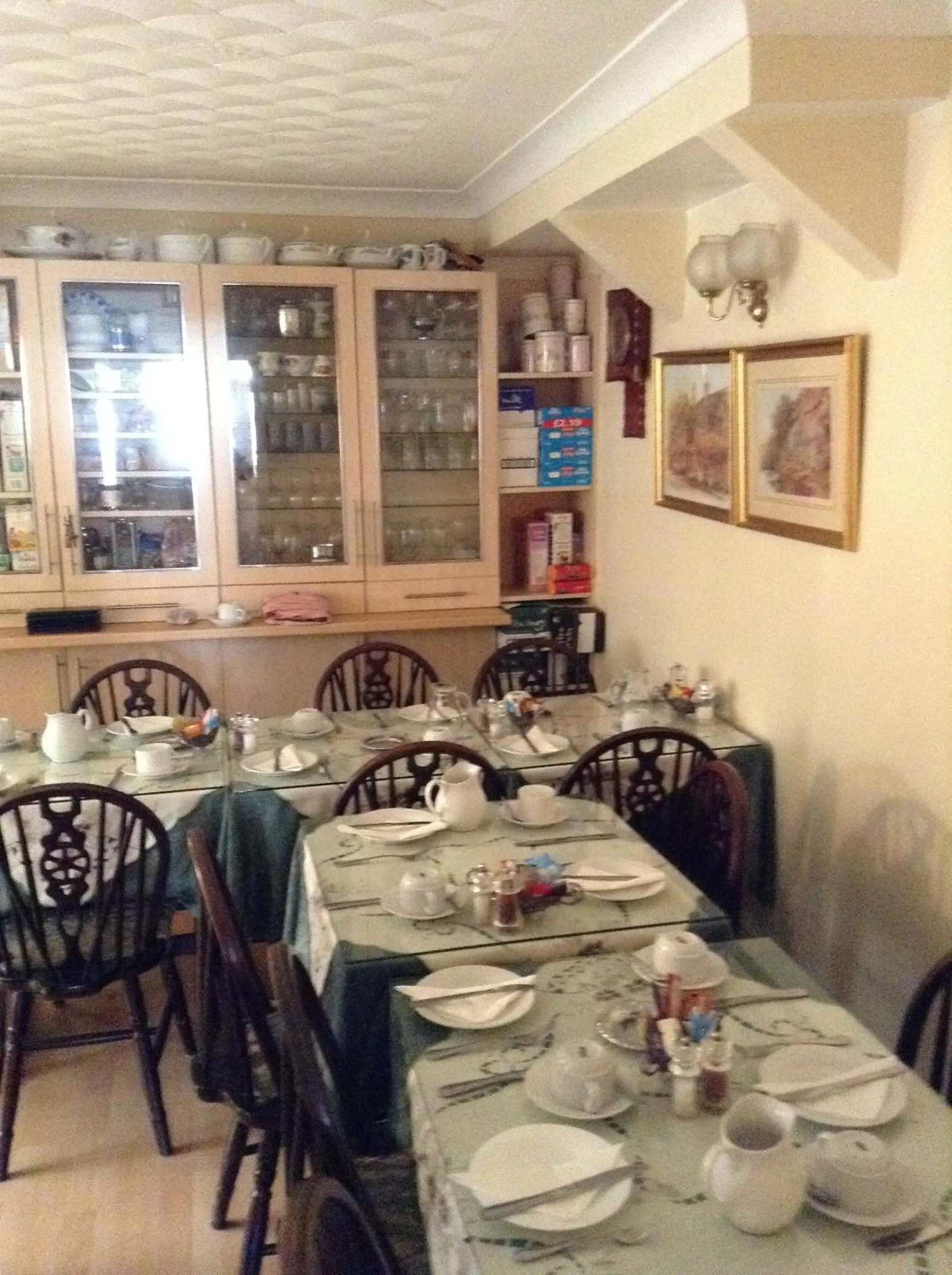 Restaurant/places to eat in Acorn Guest House