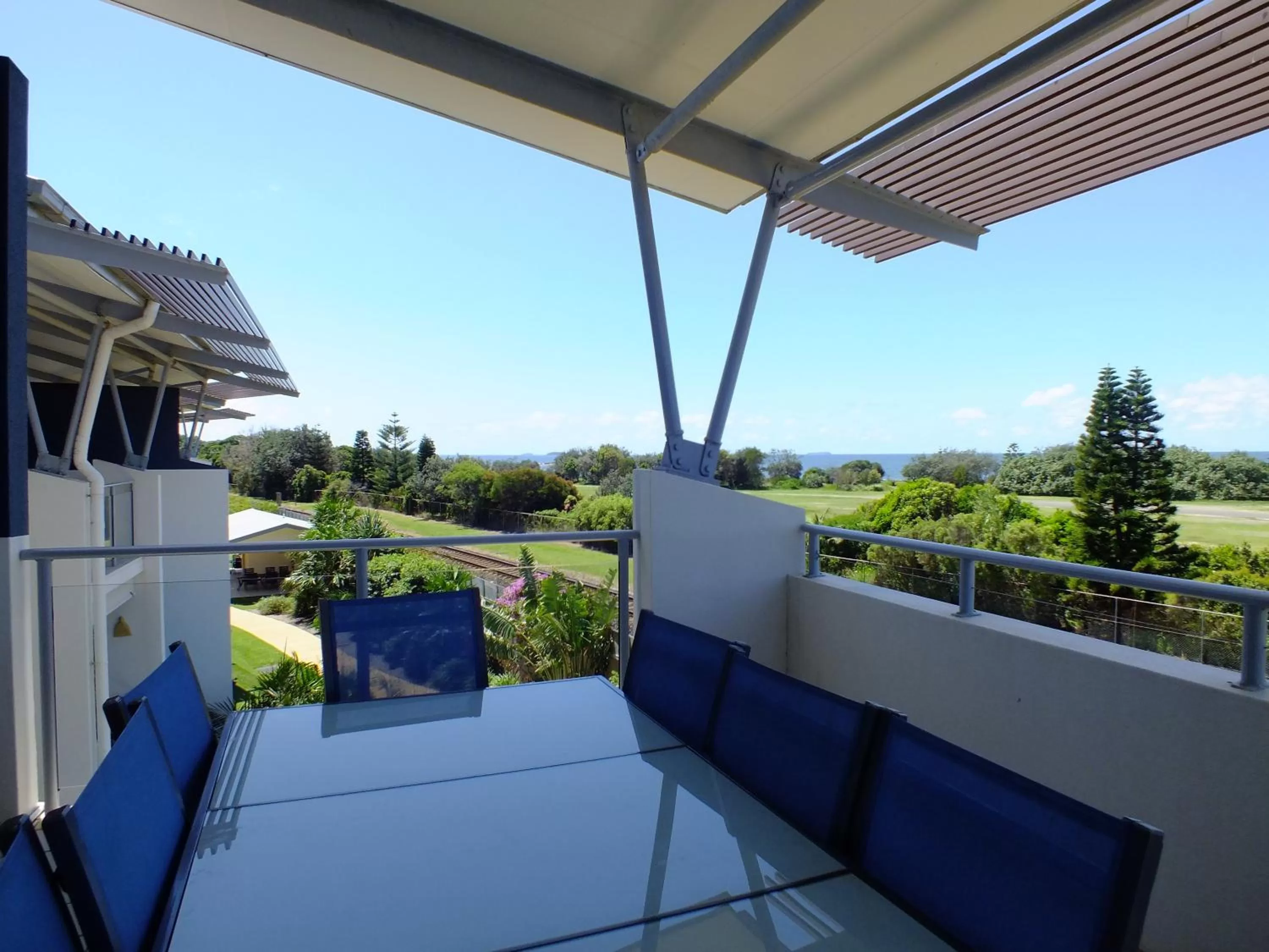 Balcony/Terrace in Pacific Marina Apartments
